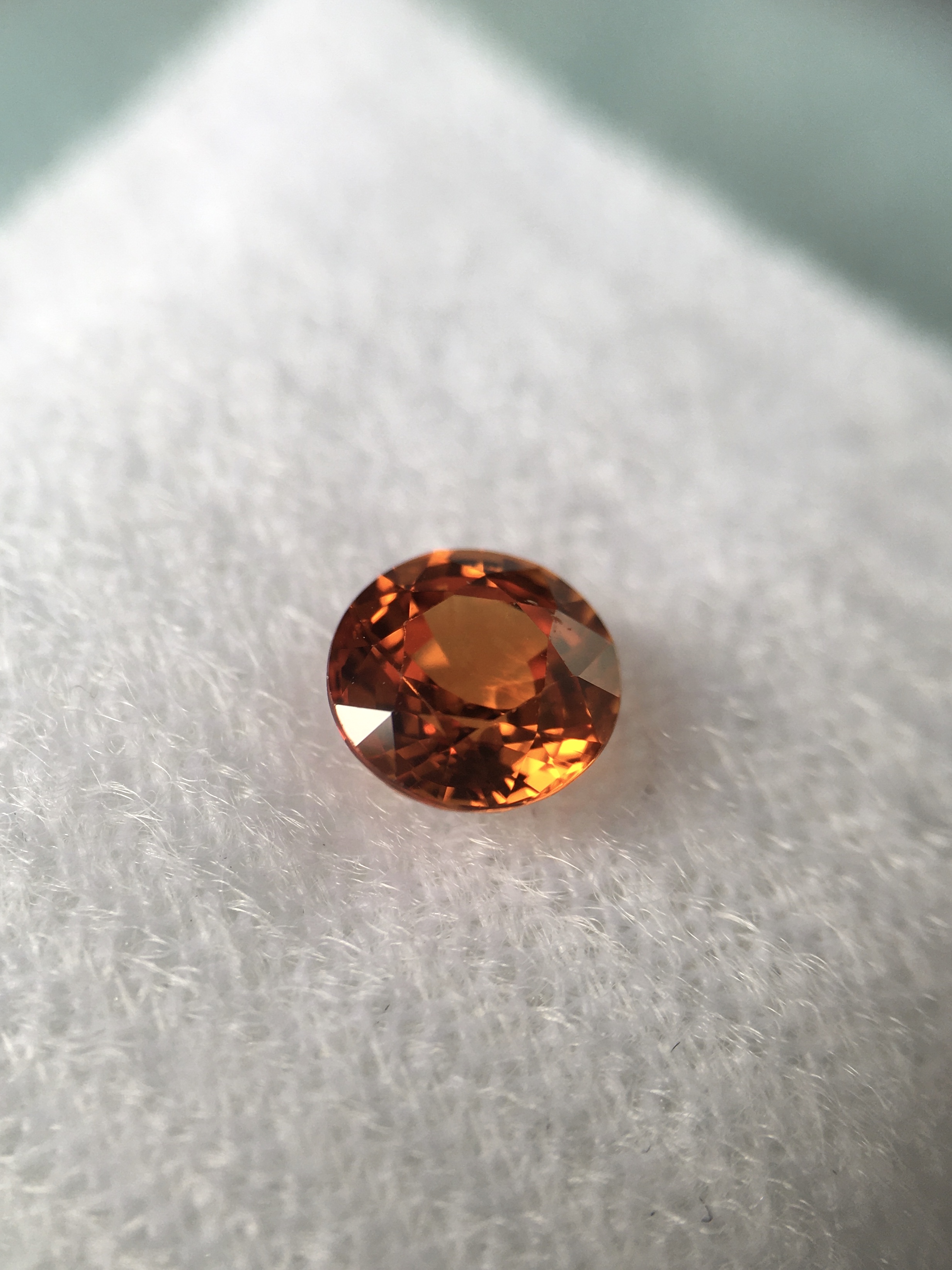 SPESSARTITE สเปซซาไทต์แท้ 0.80 กะรัต พลอยดิบ ธรรมชาติ เนื้อสะอาดใส ไฟดีม๊ากกก สีส้มสดสวย