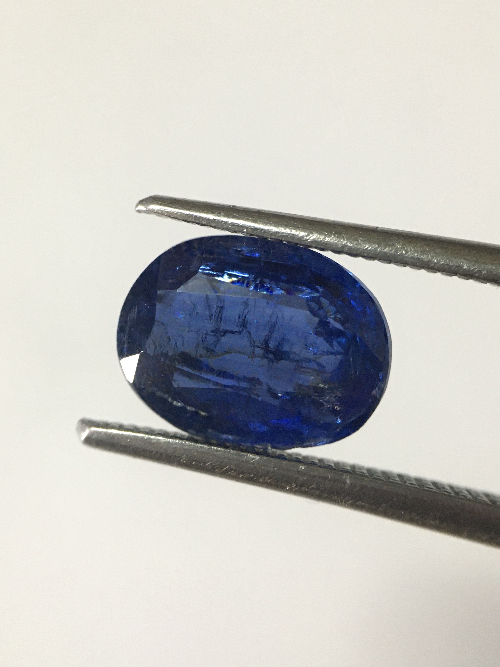 KYANITE ไคยาไนต์ แท้ 1.9 กะรัต พลอยดิบธรรมชาติ สีสดจัด ไฟดี ติดรุ้งเต็มเม็ด สวยมีเสน่ห์ น่าสะสม