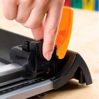 แท่นตัดกระดาษ Fellowes รุ่น Electron A3