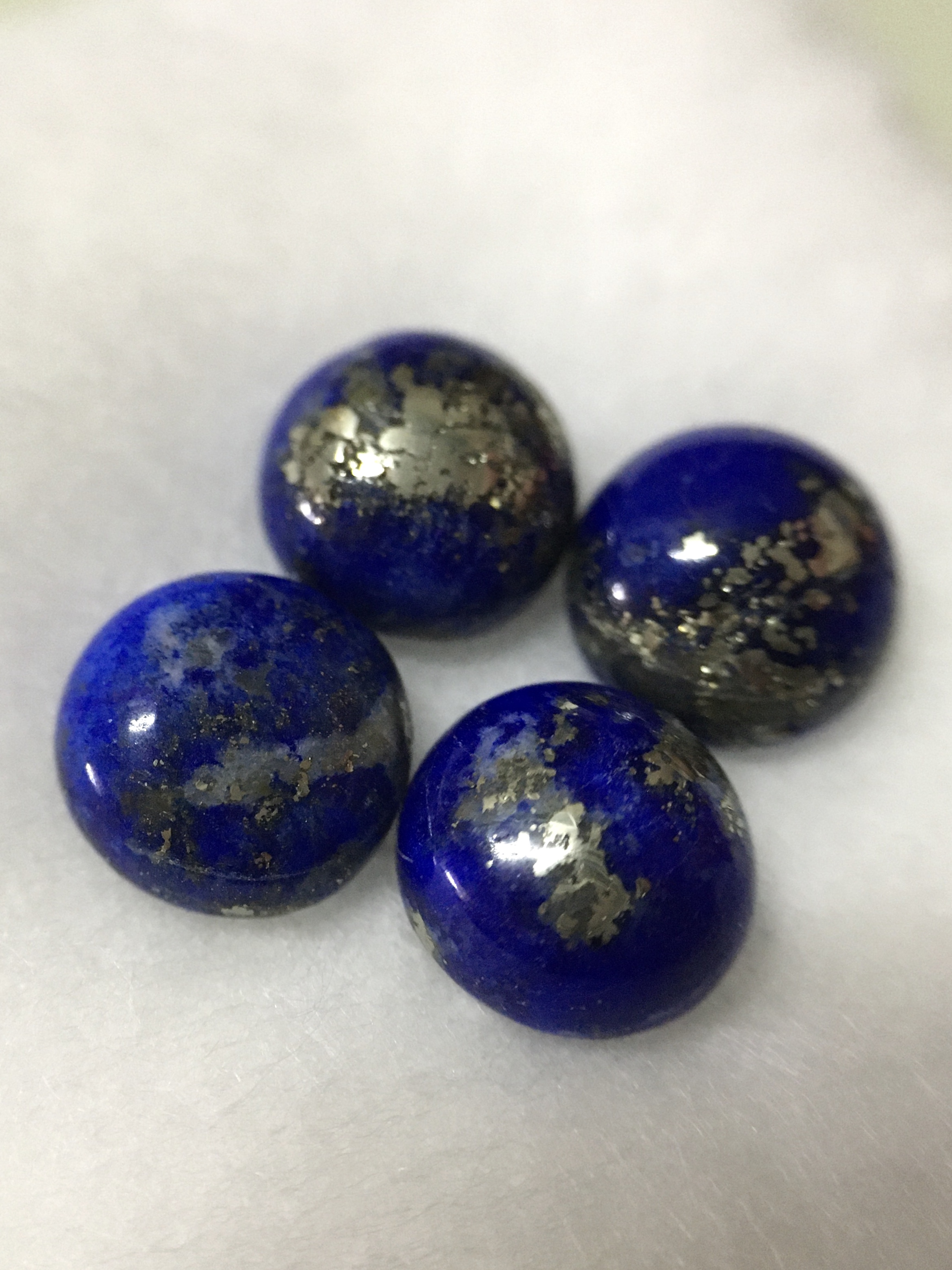 (590 ทุกกล่อง) LAPIS LAZULI ลาพิส ลาซูลี 6 ,7 มม.หินแท้ ลายสวยเฉพาะตัว ติดแร่ไพไรต์จุกๆ สีน้ำเงินจัด ปัดเงาสวยๆเลยจ้า