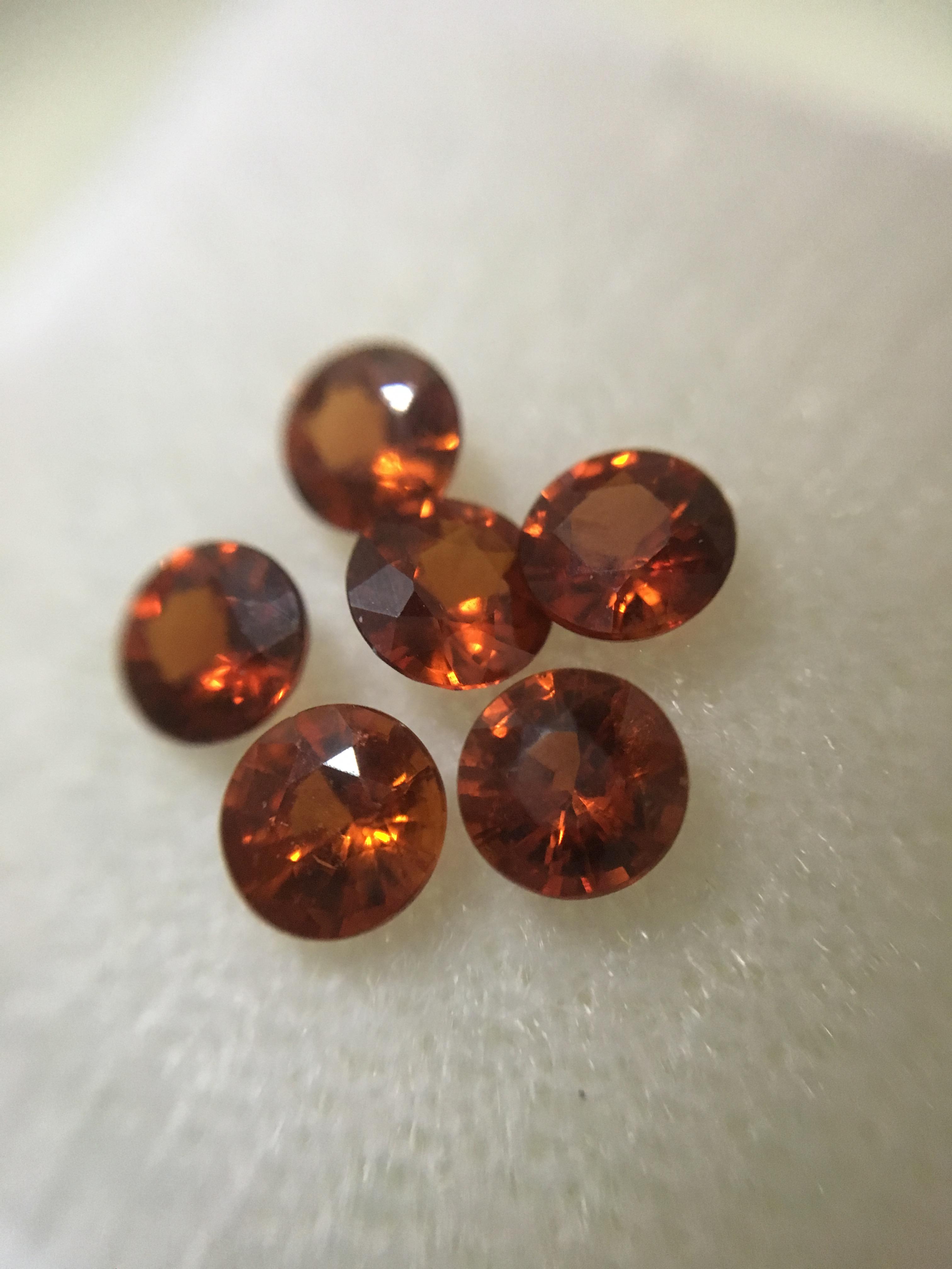 SPESSATITE สเปซซาไทต์แท้ 6 เม็ด 2.9 กะรัต พลอยดิบเนื้อดี สีสวย ไฟดีมากค่ะ