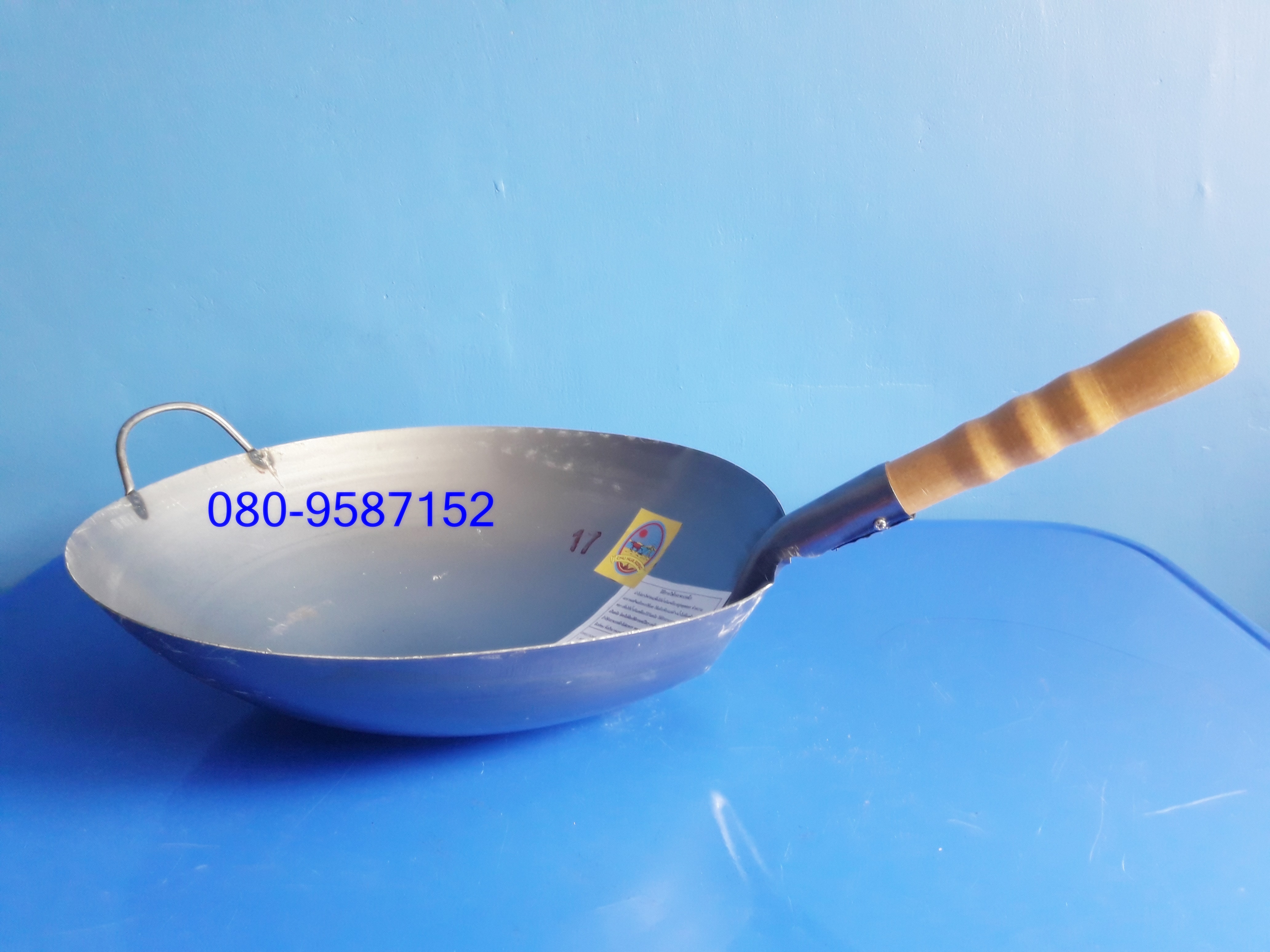 กระทะเหล็กด้ามไม้-ตราชาวนา ขนาด 17 นิ้ว