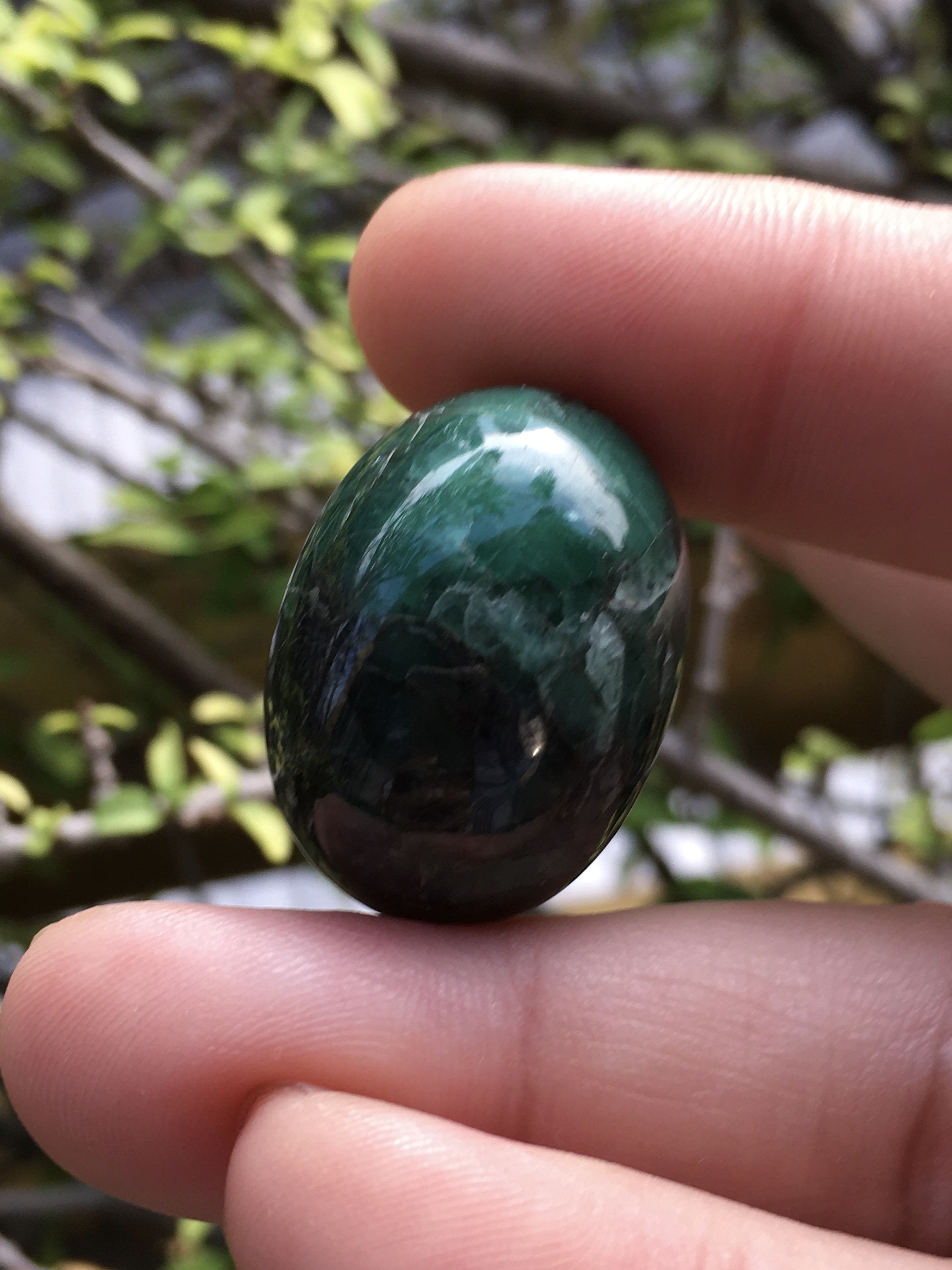 (Big size) EMERALD มรกต แท้ 43 กะรัต พลอยดิบธรรมชาติ เม็ดโต สีสวย