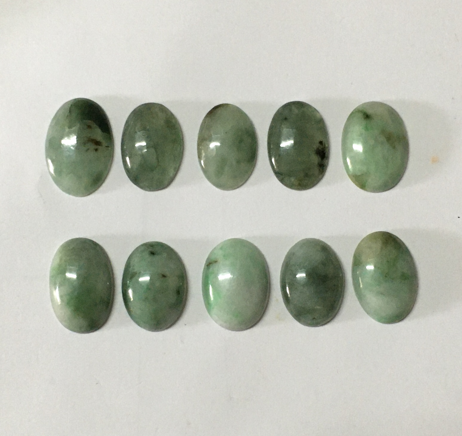 (เทๆ หยกแท้เม็ดใหญ่ 299 ทุกเม็ด) JADE หยกแท้ ธรรมชาติ คละสี คละไซส์ เหมาล็อตทำสร้อยข้อมือ สร้อยคอ ได้ สวย คลาสสิคค่ะ