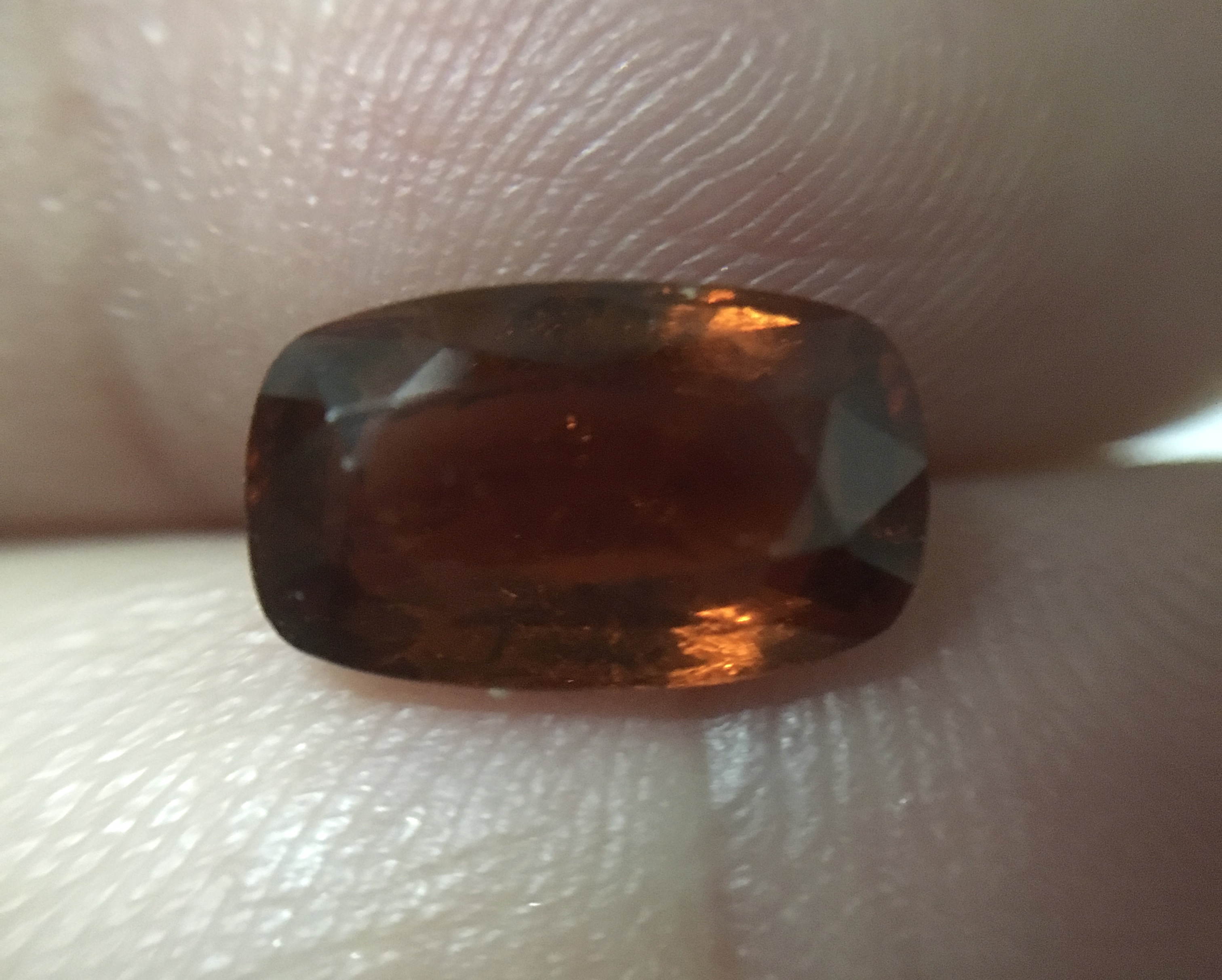 HESSONITE เฮสโซไนต์แท้ 2 กะรัต สีส้มอมน้ำตาล น้ำสวยลึก เจียรแฟนซี พลอยดิบธรรมชาติ สวย น่าสะสม