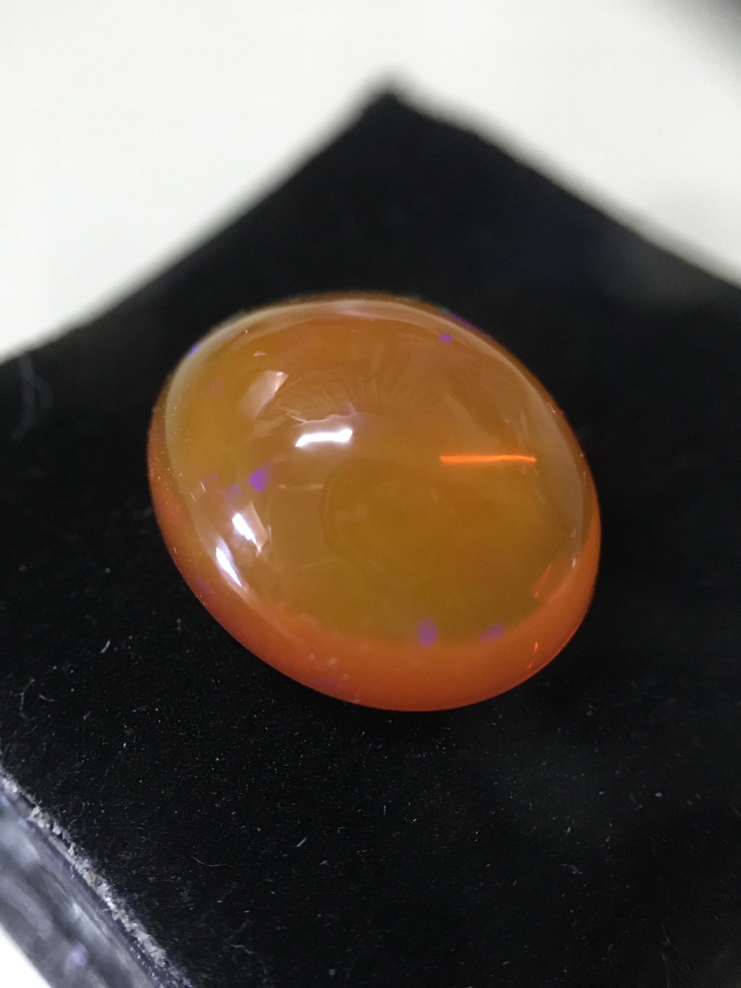 FIRE OPAL โอปอลไฟ แท้ 6.8 กะรัต ทรงไข่อ้วนๆ รุ้งหลากสี สวยธรรมชาติสร้าง