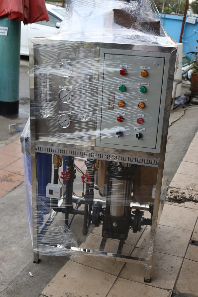 เครื่องกรองน้ำroขนาดกลาง12000ลิตร