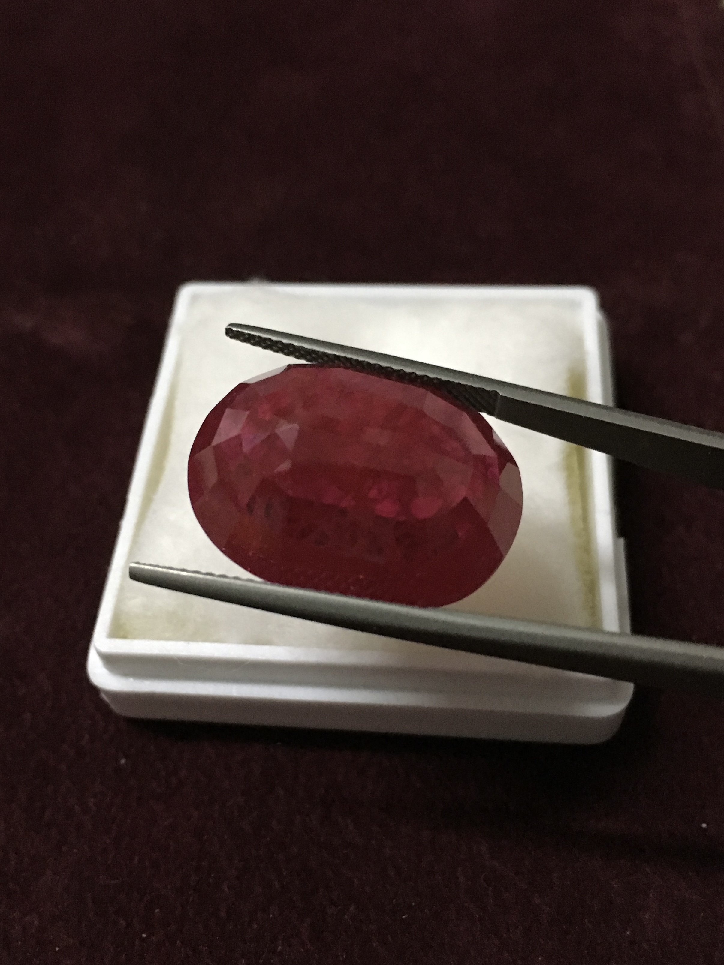 (Big size) ทับทิมโคลนนิ่ง 28 กะรัต เม็ดใหญ่ งานเนียนสวยกริบ