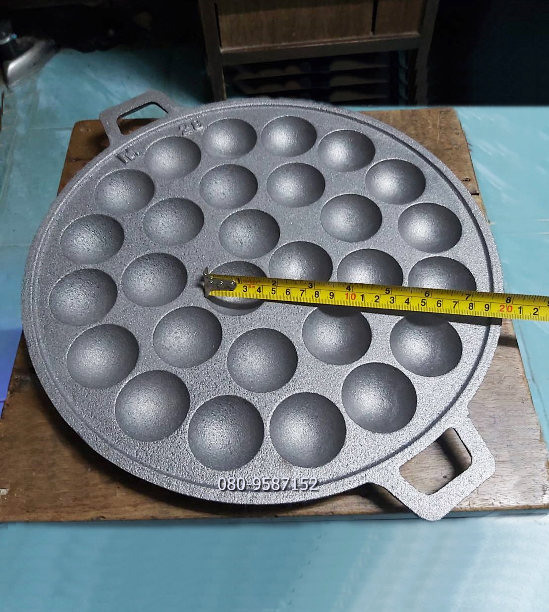 กระทะขนมครกเหล็กดำ ตรา M 28 หลุม