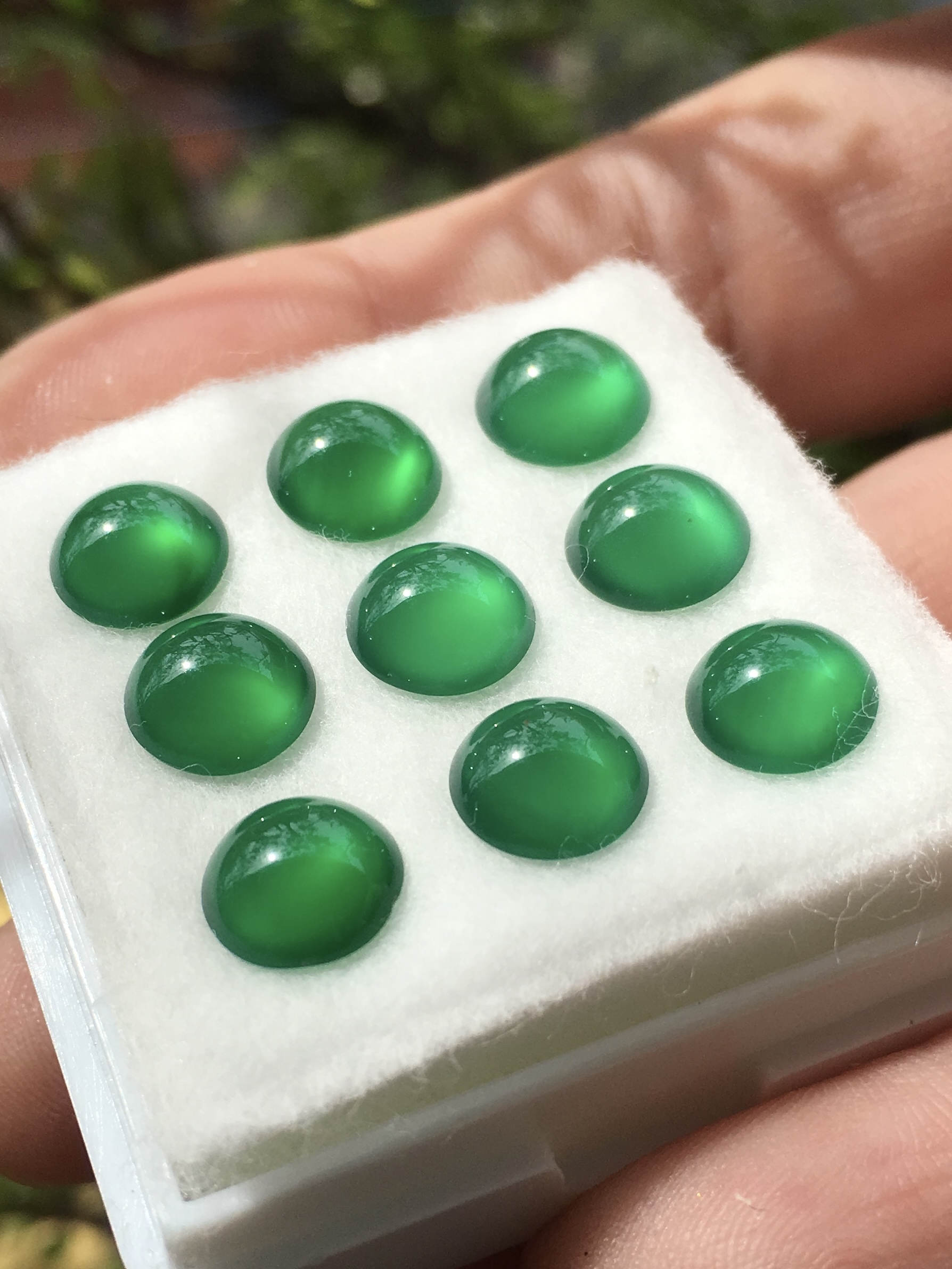 GREEN AGATE โมราเขียวทรงกลม 7.5 มม. 9 เม็ด เนื้อใส สีสวยม๊าก