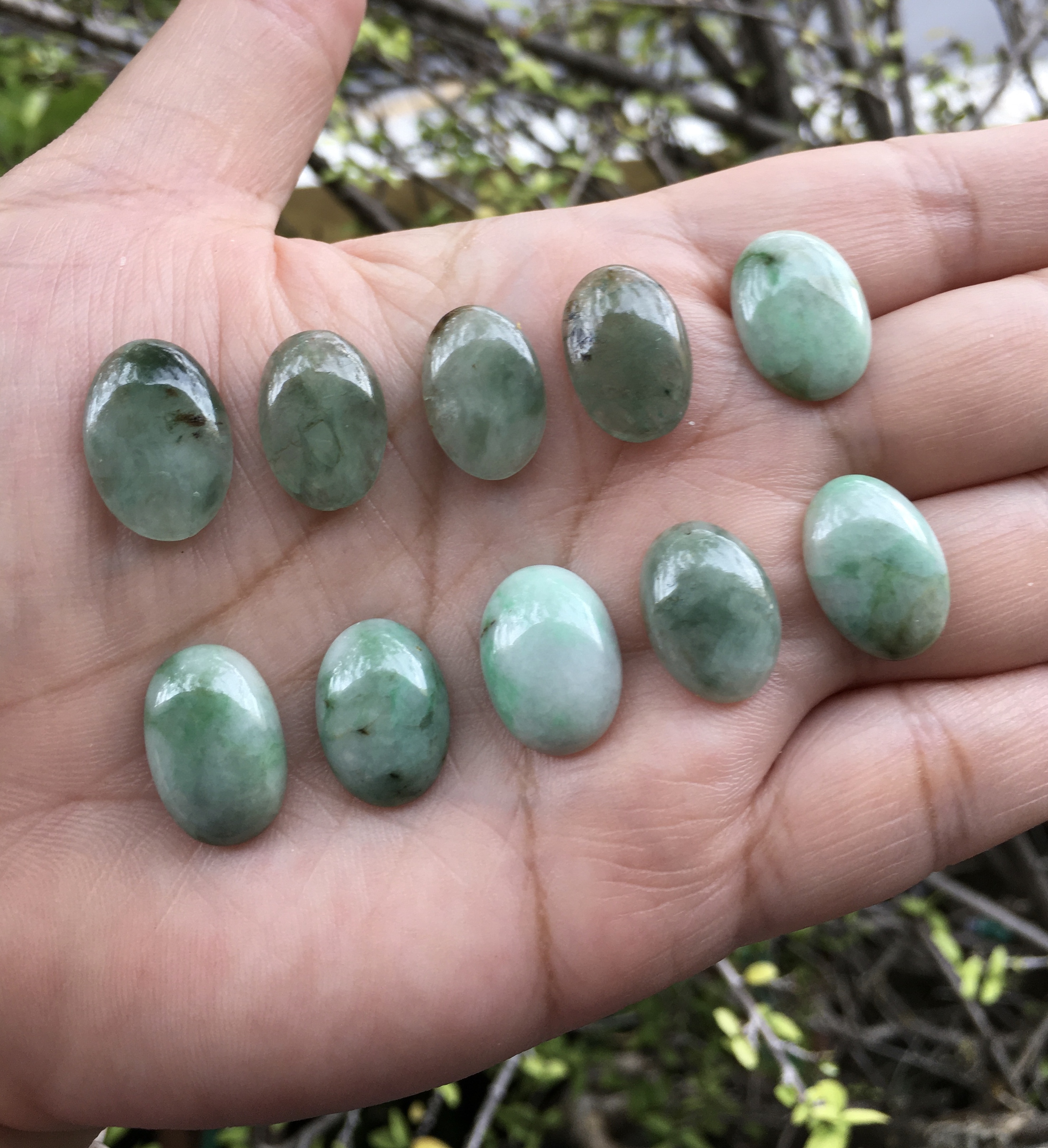 (เทๆ หยกแท้เม็ดใหญ่ 299 ทุกเม็ด) JADE หยกแท้ ธรรมชาติ คละสี คละไซส์ เหมาล็อตทำสร้อยข้อมือ สร้อยคอ ได้ สวย คลาสสิคค่ะ