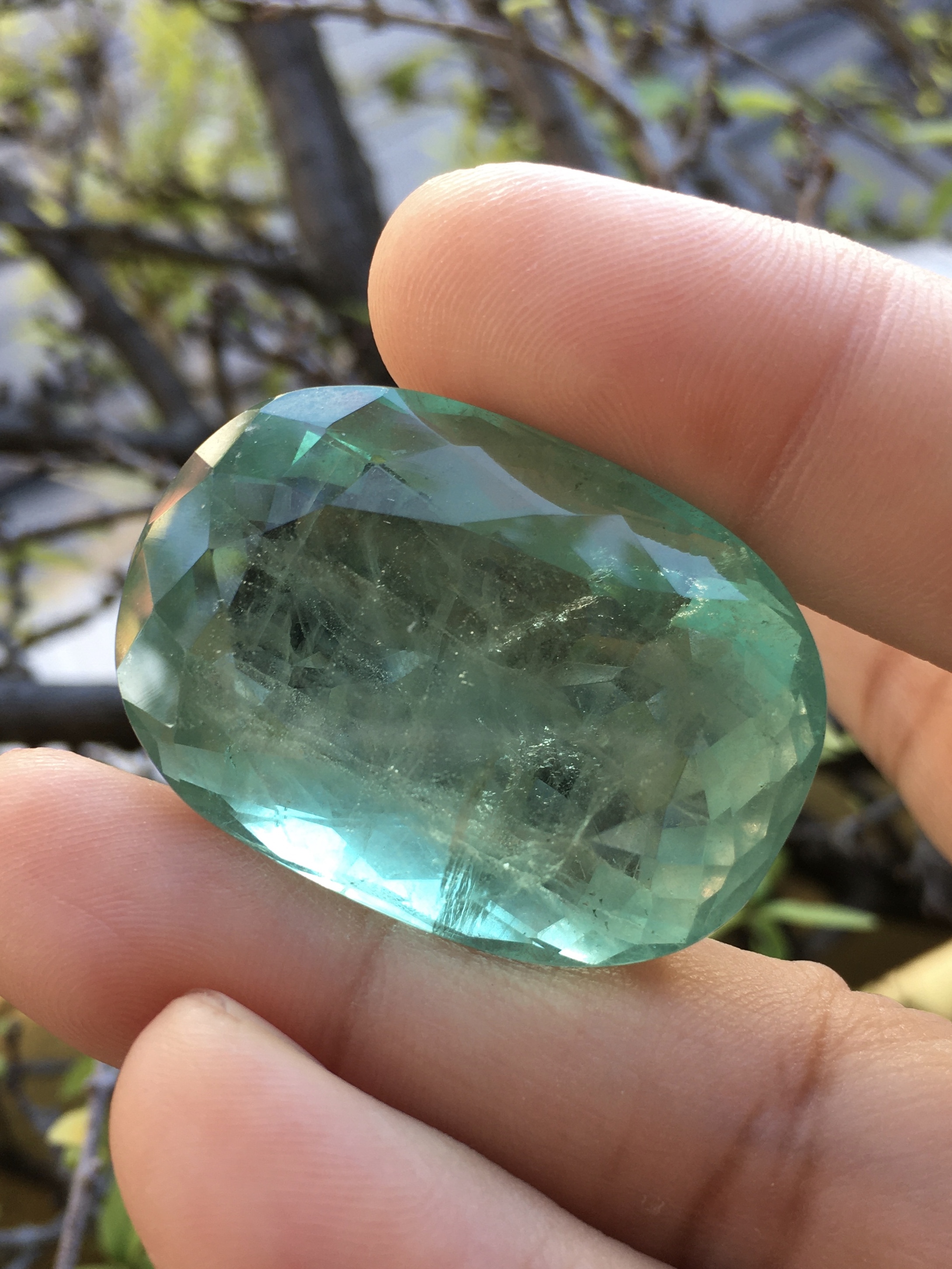 (Big size) FLUORITE ฟลูออไรท์ แท้ 99.7 กะรัต เม็ดโต สีเขียวโทนหวานๆ เนื้อใส ไฟดี มีตำหนิในเนื้อตามธรรมชาติ