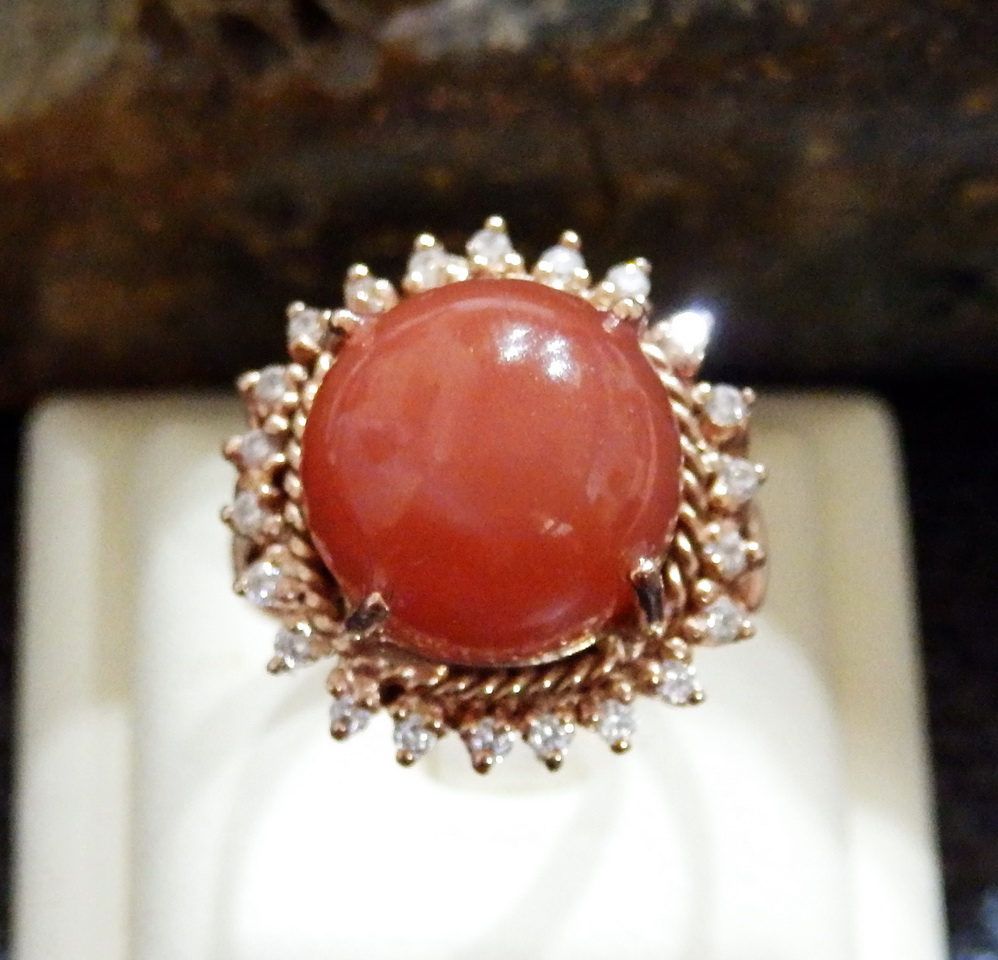 n220แหวนมูนสโตนล้อมเพชรพิ๊งโกลด์ สวย หวานมากๆค่ะ