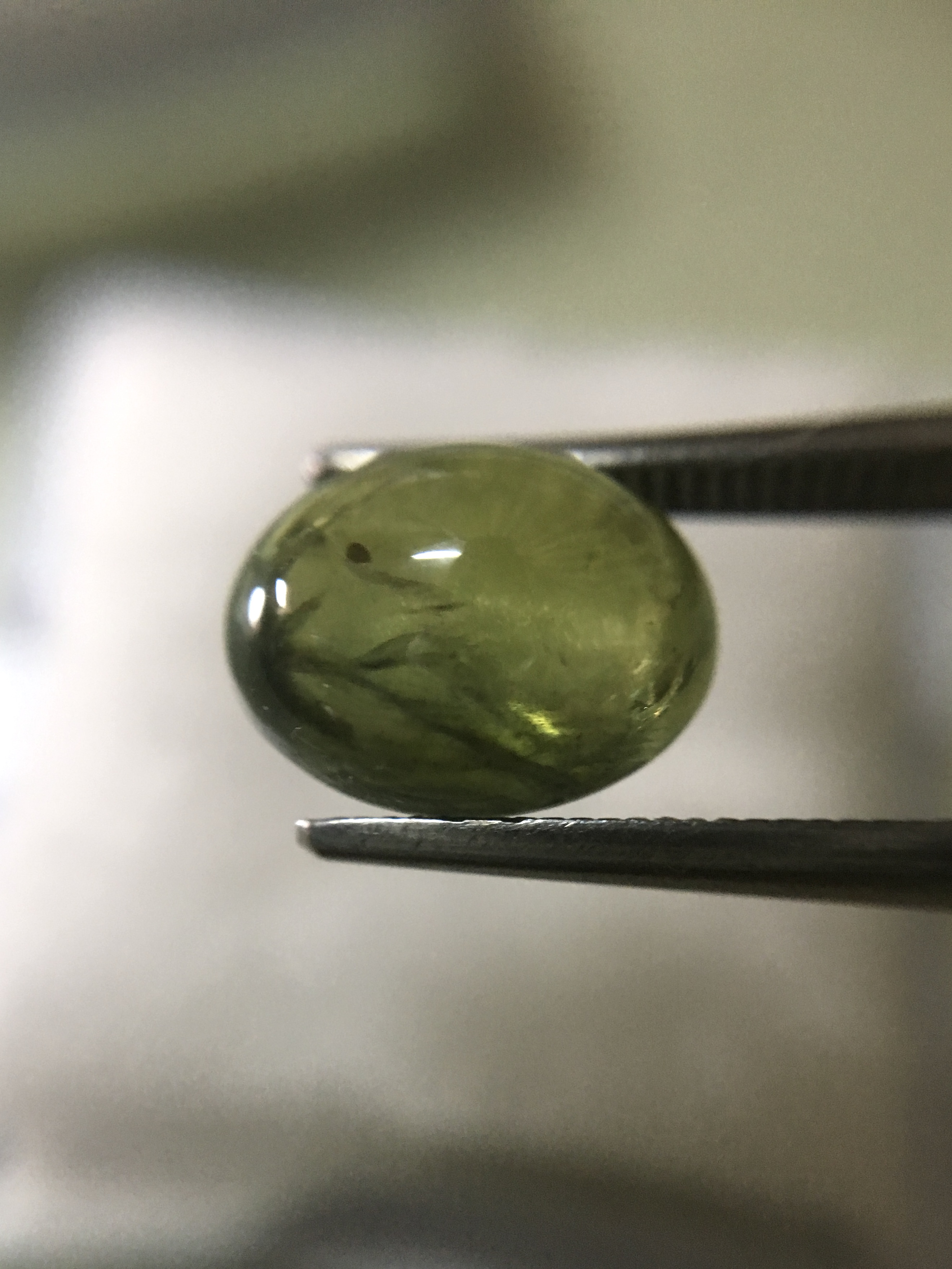 GREEN SAPPHIRE เขียวส่องแท้ 3.52 กะรัต พลอยดิบสวยแปลก น่าสะสมค่ะ