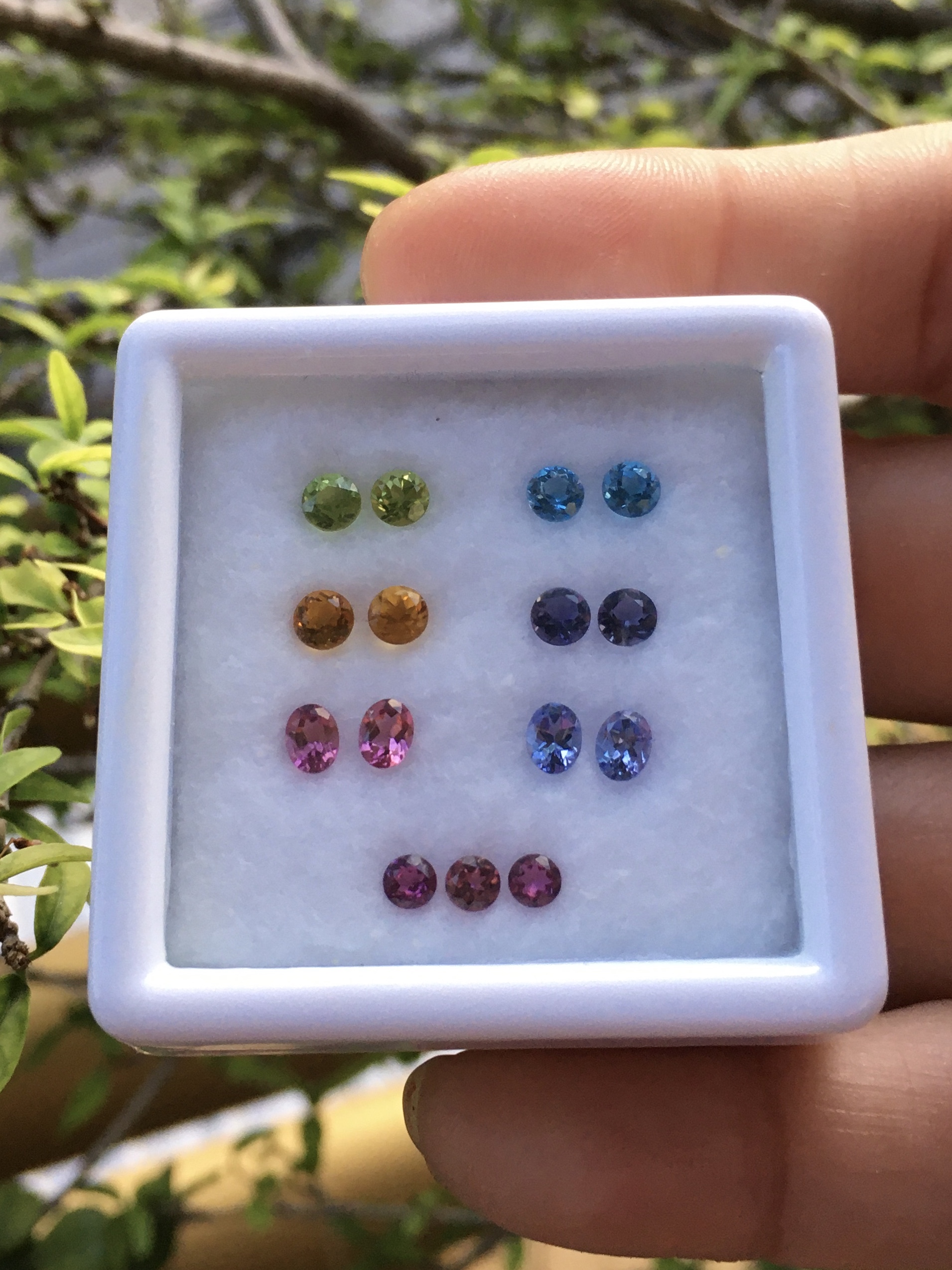 (เหมากล่อง999) พลอยแท้ หวานเจี๊ยบ ไอโอไลต์ ซิทริน แทนซาไนต์ พิ๊งค์ทัวมาลีน เพอริดอท บลูโทพาซ โรโดไลต์ จัดเซตคู่ต่างหู น่ารักมากกกก