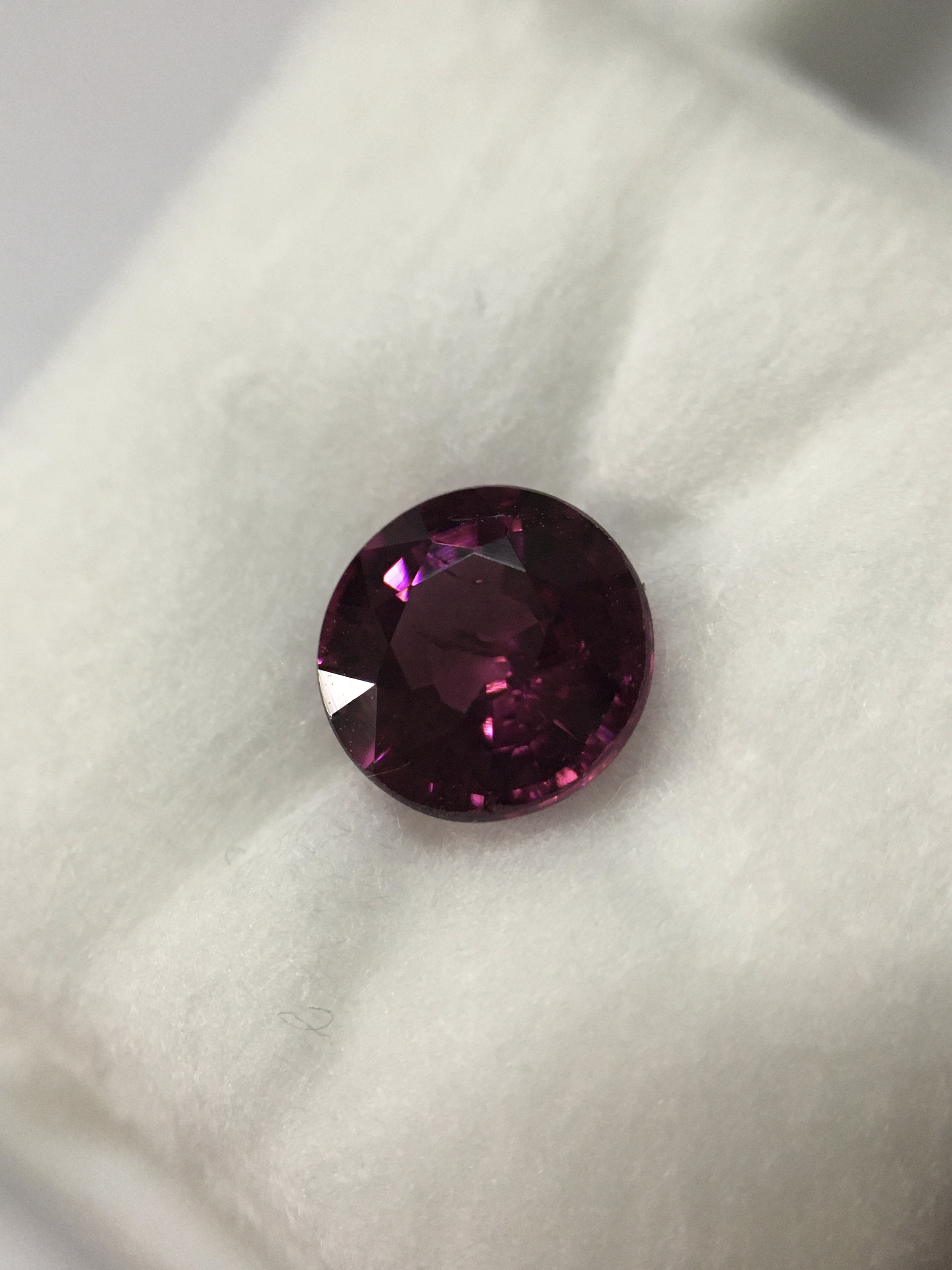RHODOLITE โรโดไลท์ แท้ 1.61 กะรัต พลอยดิบสีม่วงจัด สวยลึก มีเสน่ห์มากๆค่ะ