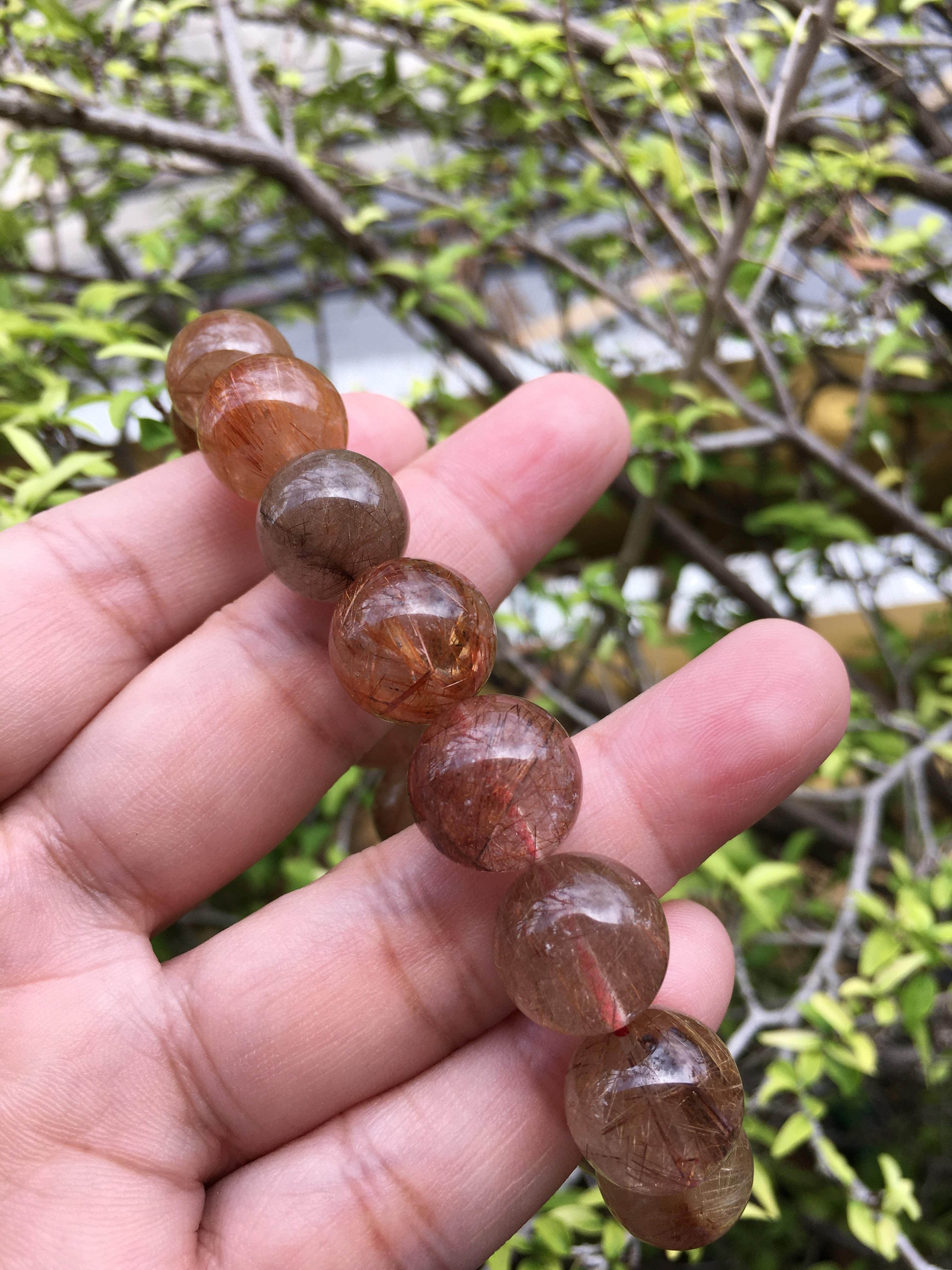 (สวยคุ้ม) ข้อมือหินนำโชค ไหมสามกษัตริย์ 13.5 มม.เส้นนี้เล่นไฟระยิบระยับมากค่ะ เส้นใหญ่ ราคาพิเศษ