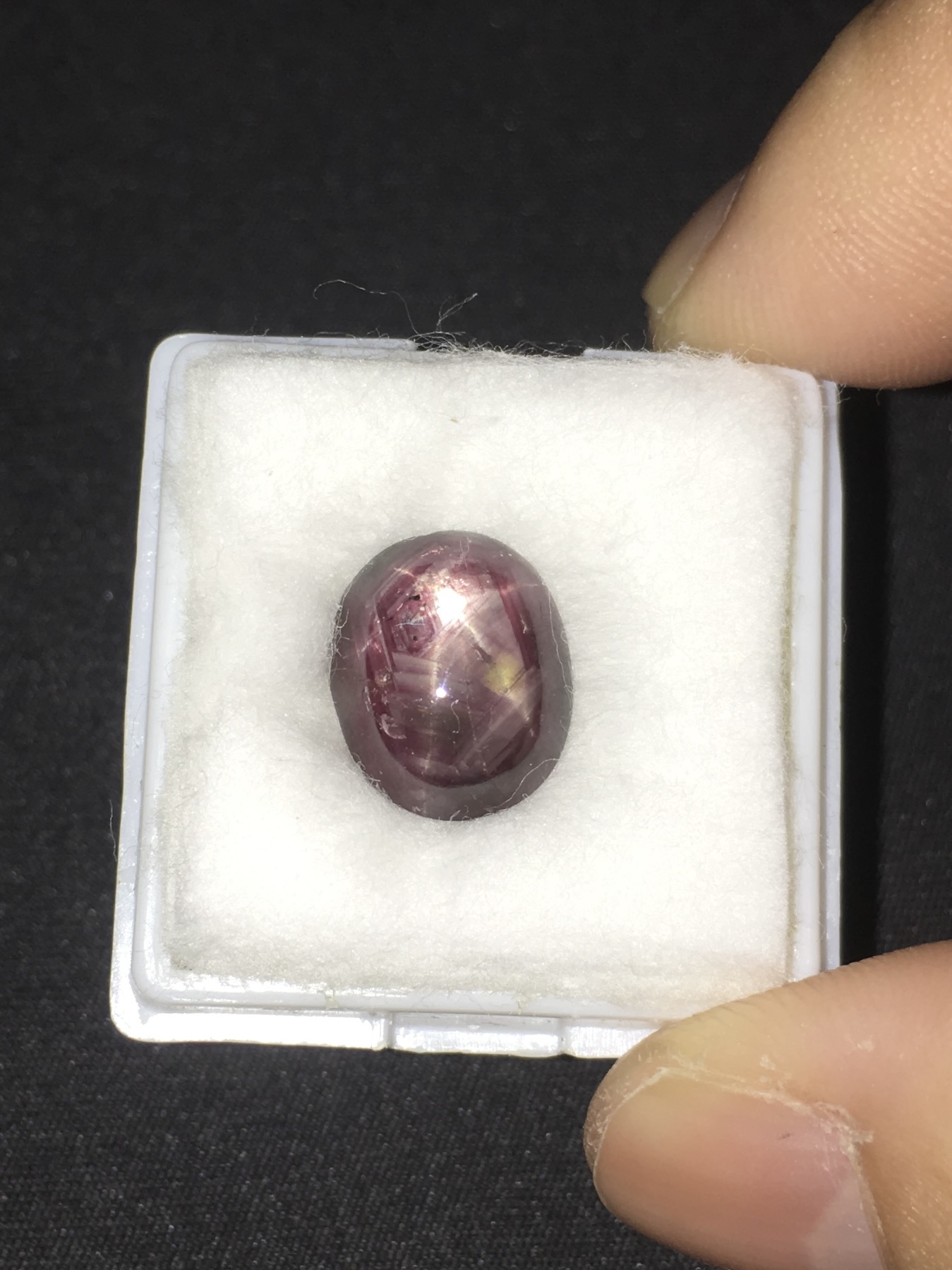 STAR RUBY ทับทิมสตาร์แท้ 5.6 กะรัต สีแดงโทนเข้ม ขาชัดสวย เม็ดใหญ่สวย