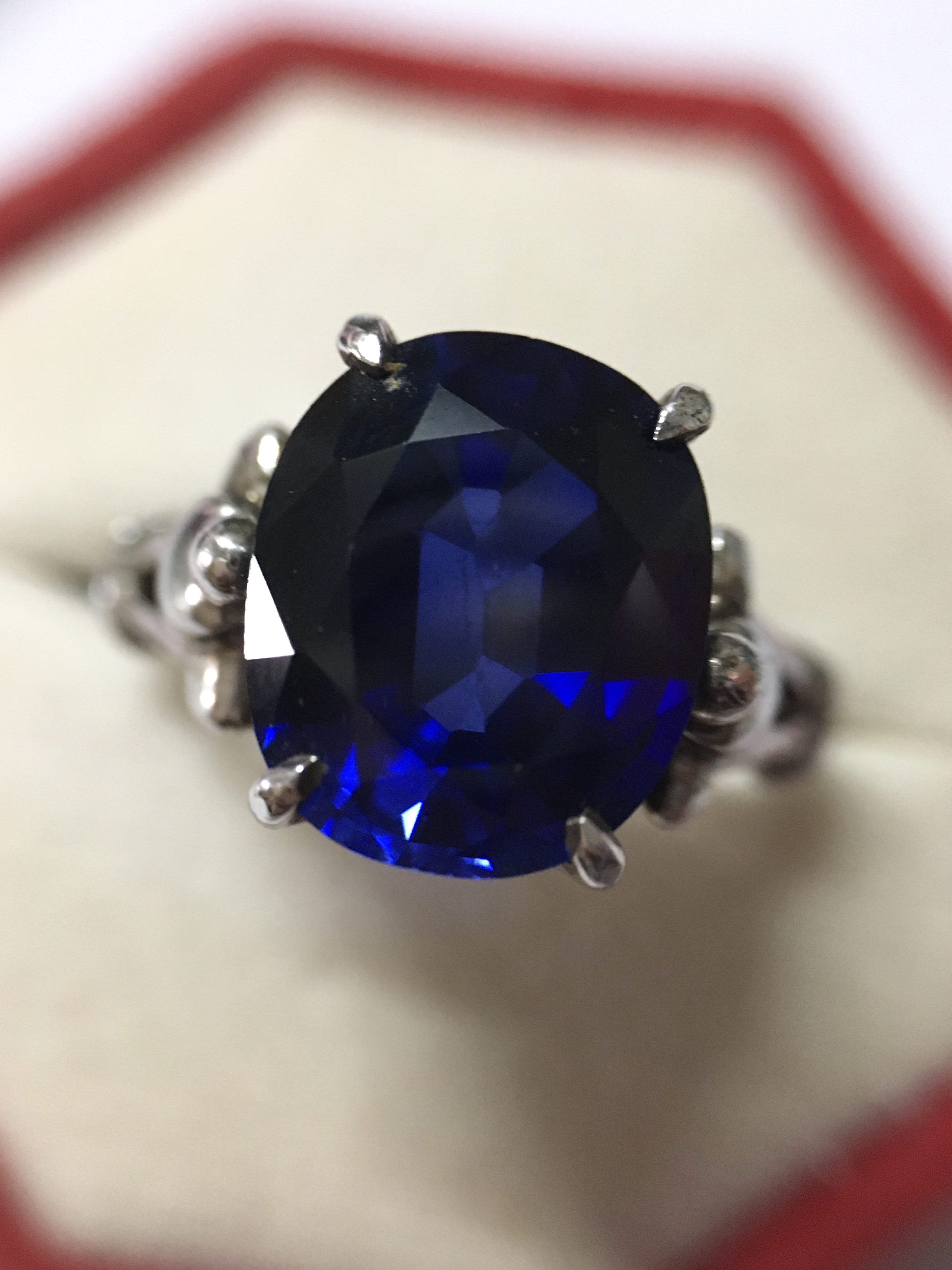 (สวยมาก) แหวนไพลิน โคลนนิ่ง สีน้ำเงินกำมะหยี่ เม็ดโต เนื้อใส น้ำสวยลึก สวยเหมือน ไม่จกตาค่ะ