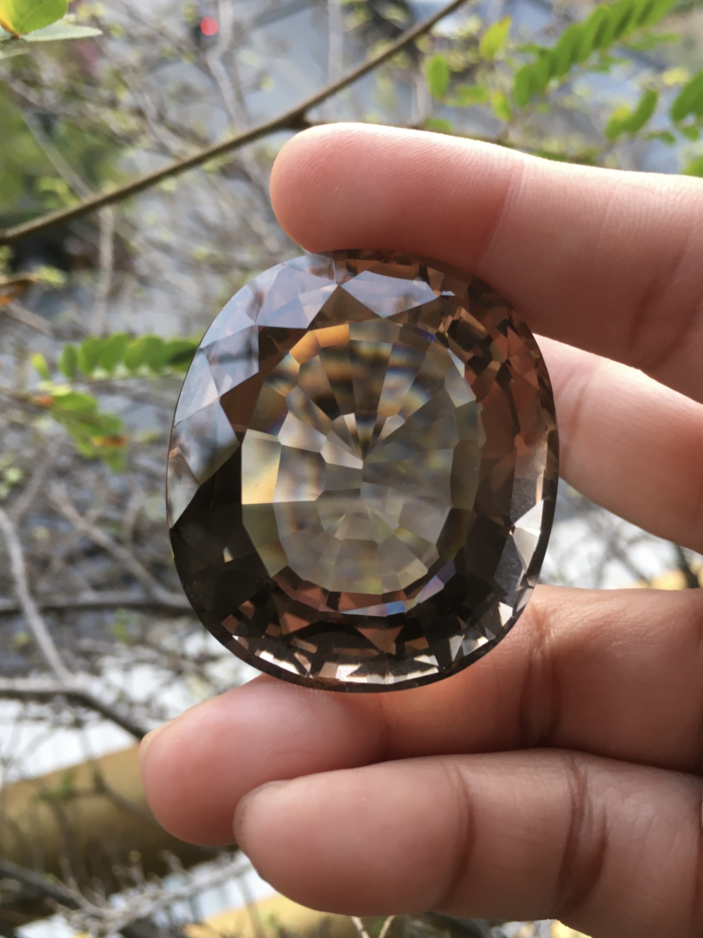 (ไซส์ยักษ์ สวยจัด ) สโมคกี้ควอทซ์ โคลนนิ่ง 208.75 กะรัต พลอยเนื้อควอทซ์สังเคราะห์ สวยเหมือนไร้ที่ติ ไฟดีม๊าก