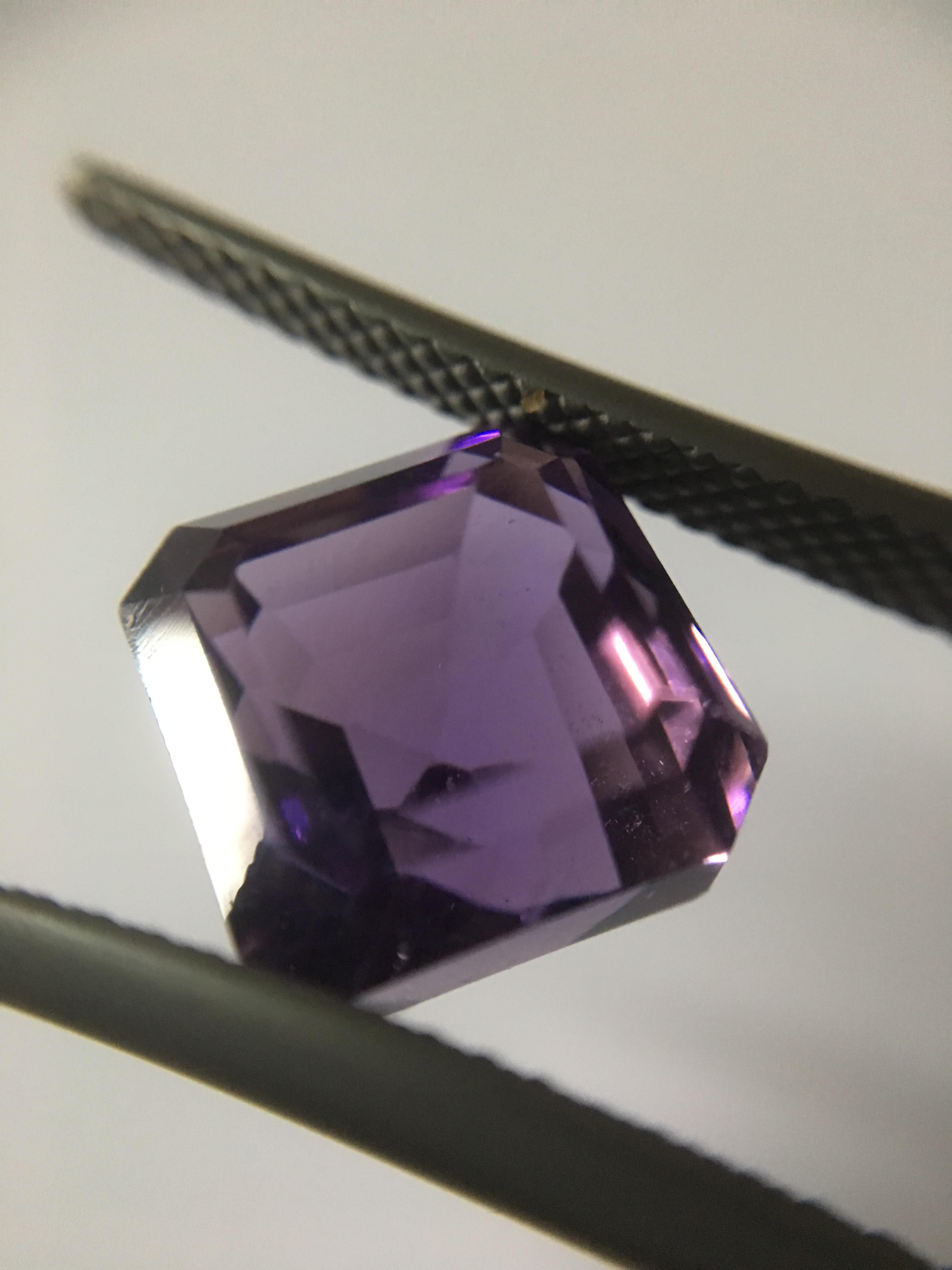 AMETHYST อเมทิสต์แท้ 6.87 กะรัต เนื้อใสติ๊ง เจียรแฟนซีเกร๋ๆ พลอยทรงสูง เหมาะทำงานดีไซน์ค่ะ