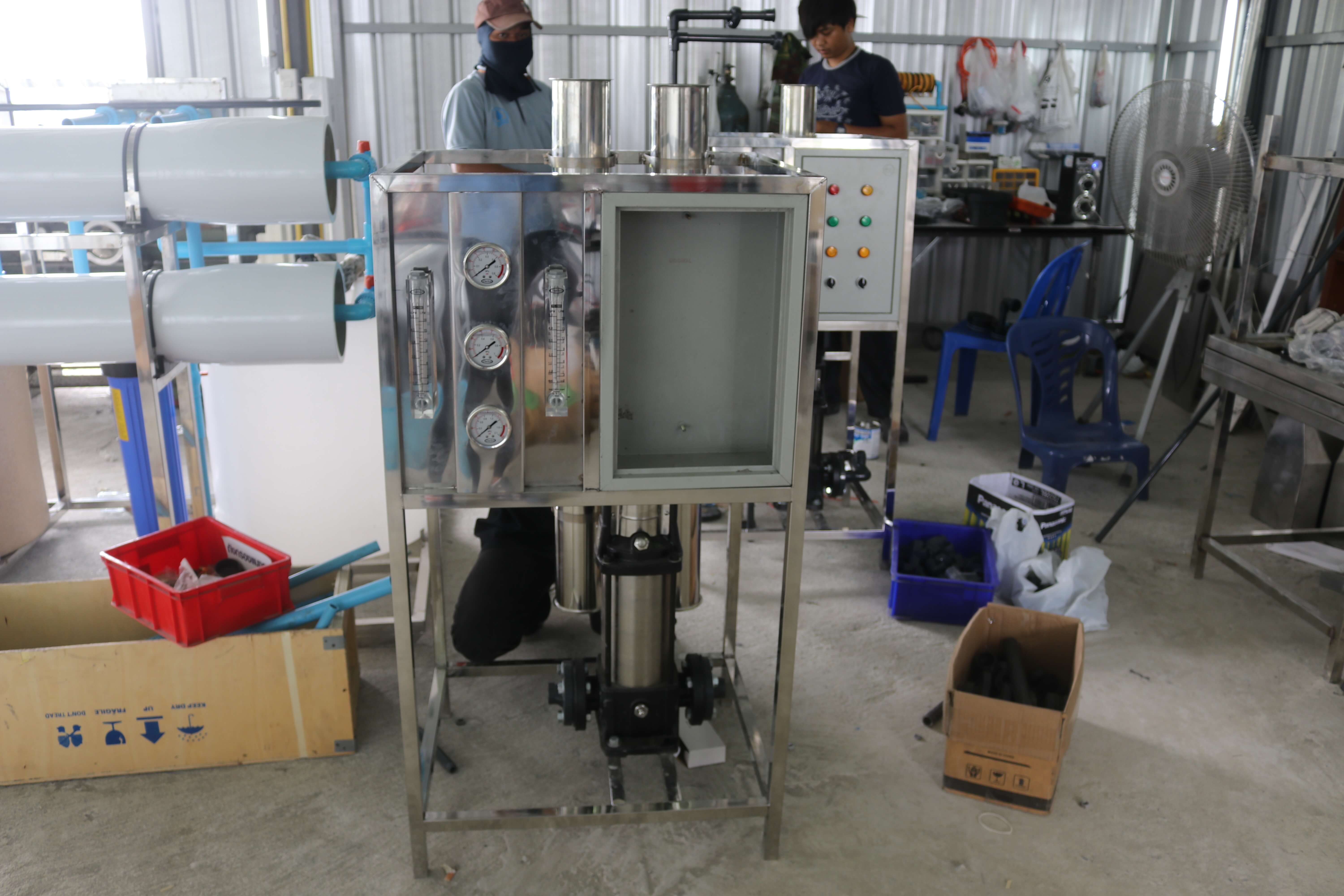 เครื่องกรองน้ำroขนาดกลาง12000ลิตร