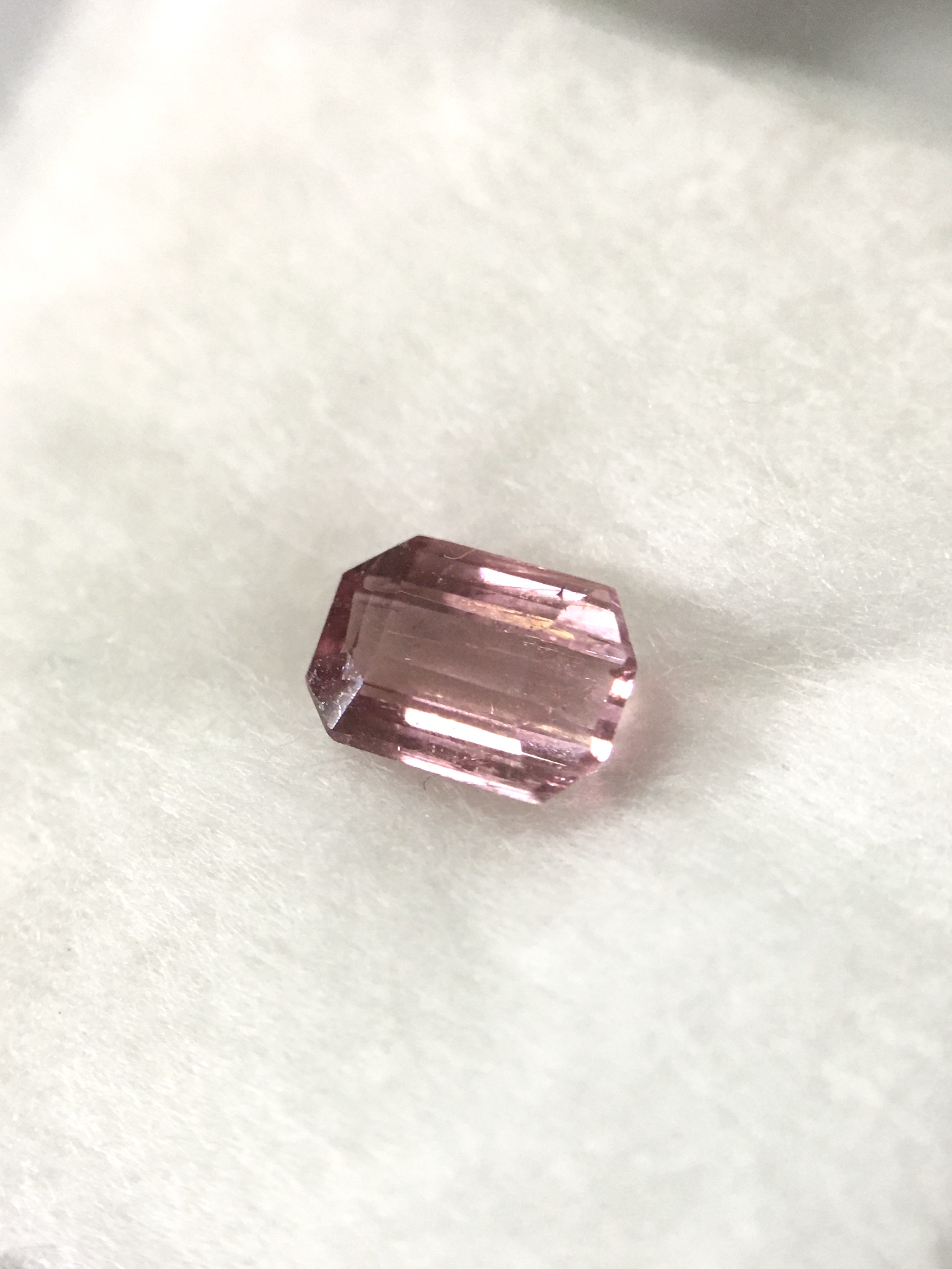 TOURMALINE ทัวร์มาลีนแท้สีชมพูอ่อนหวานเจี๊ยบ 0.39 กะรัต พลอยดิบ สีหวานน่ารักม๊าก