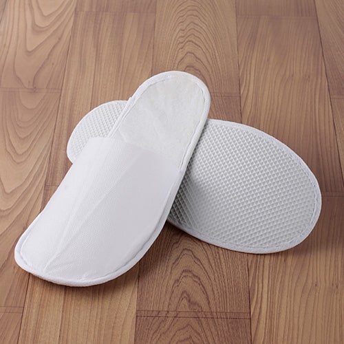รองเท้าสลิปเปอร์เนื้อผ้าขาวแบบใช้แล้วทิ้ง ขนาด กว้าง10.5cm x ยาว27cm x หนา.03cm