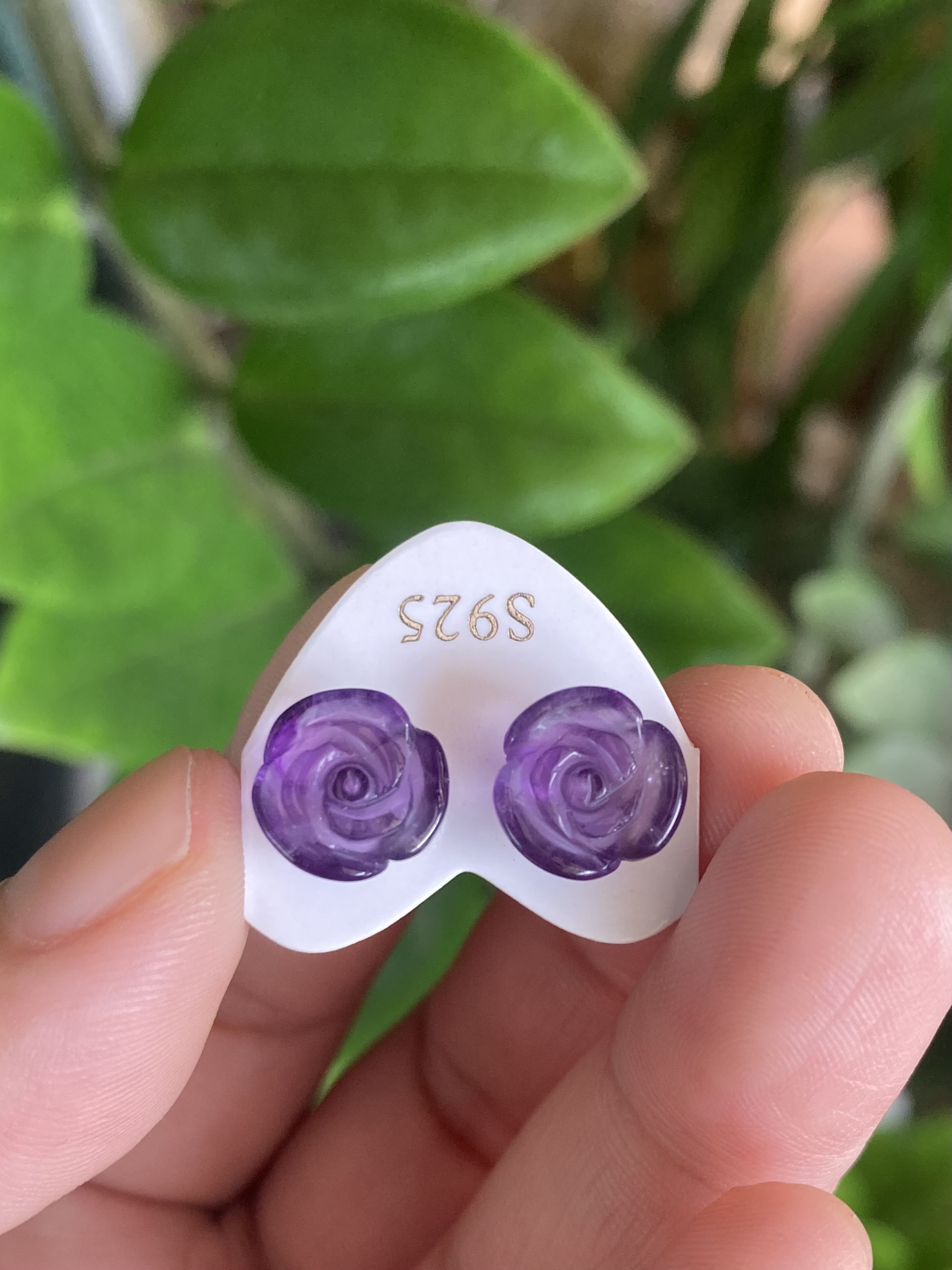 ต่างหูอเมทิสต์แท้ 9.5 มม. แกะดอกกุหลาบ ก้านเงิน อเมทิสต์เนื้อดีสีสวยงานน่ารักม๊าก