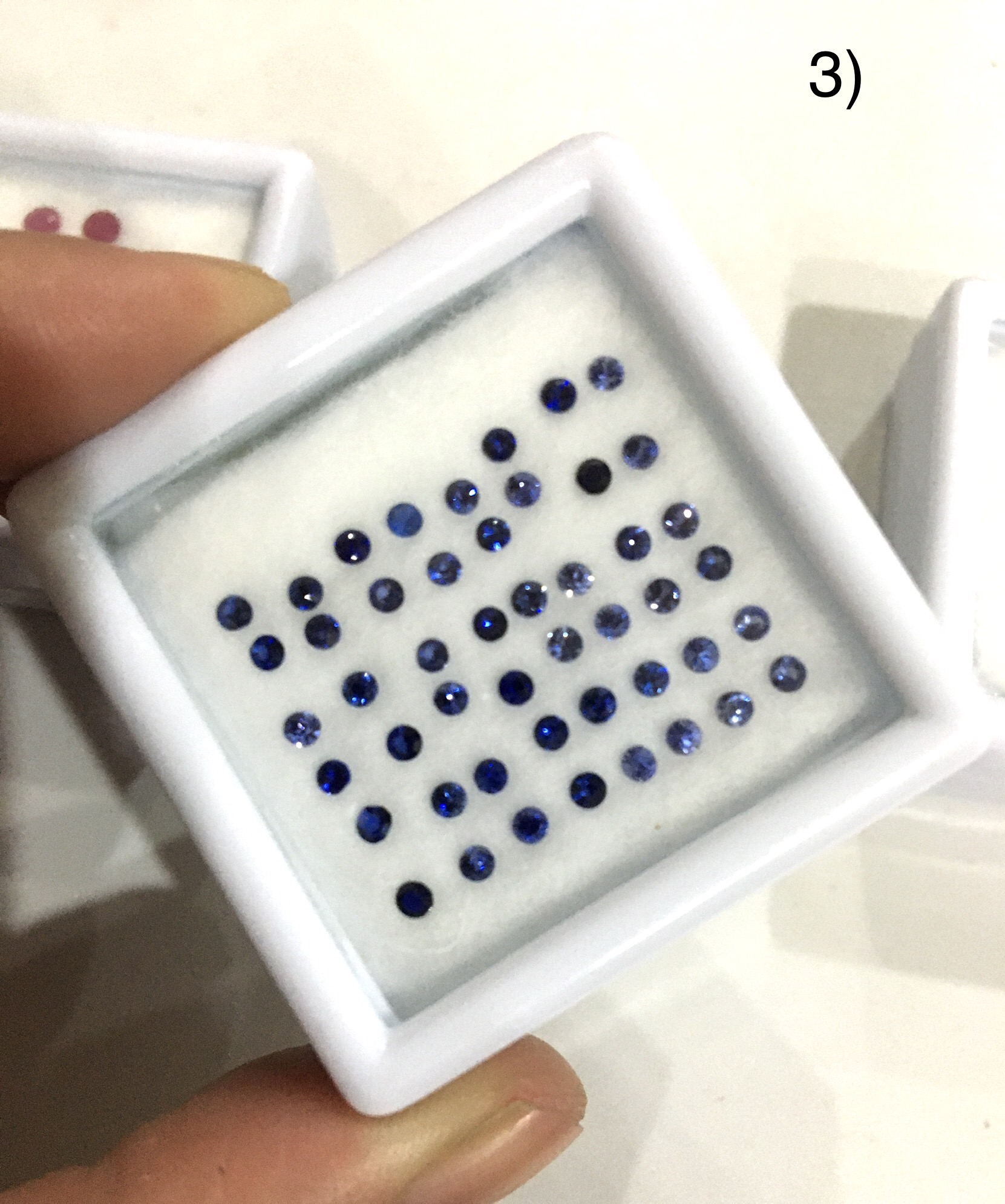 (พลอยสวย เริ่มต้น590)ทับทิมแท้ เนื้อดี เจียรเหลี่ยม,หลังเบี้ย และไพลินเม็ด 2-4 มม. สวยๆค่ะ ไม่พอใจยินดีคืนเงิน