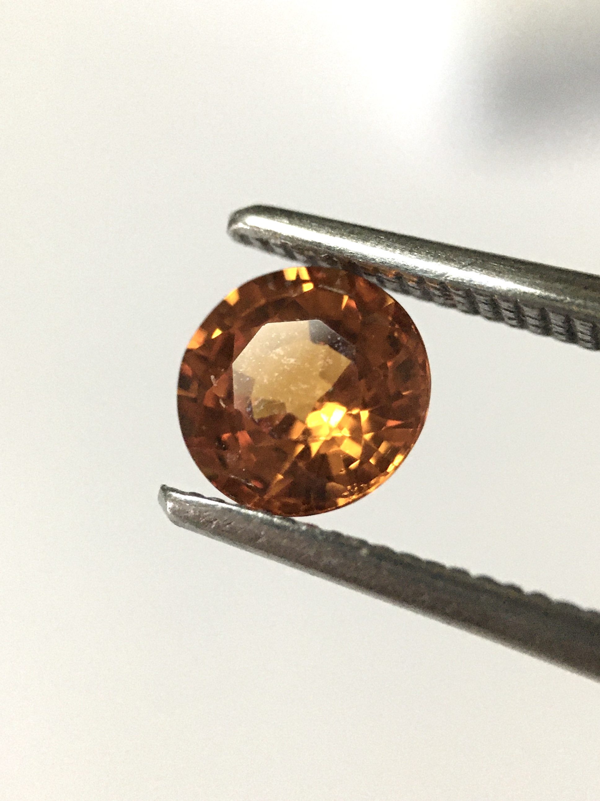 SPESSARTITE สเปซซาไทต์แท้ 0.80 กะรัต พลอยดิบ ธรรมชาติ เนื้อสะอาดใส ไฟดีม๊ากกก สีส้มสดสวย