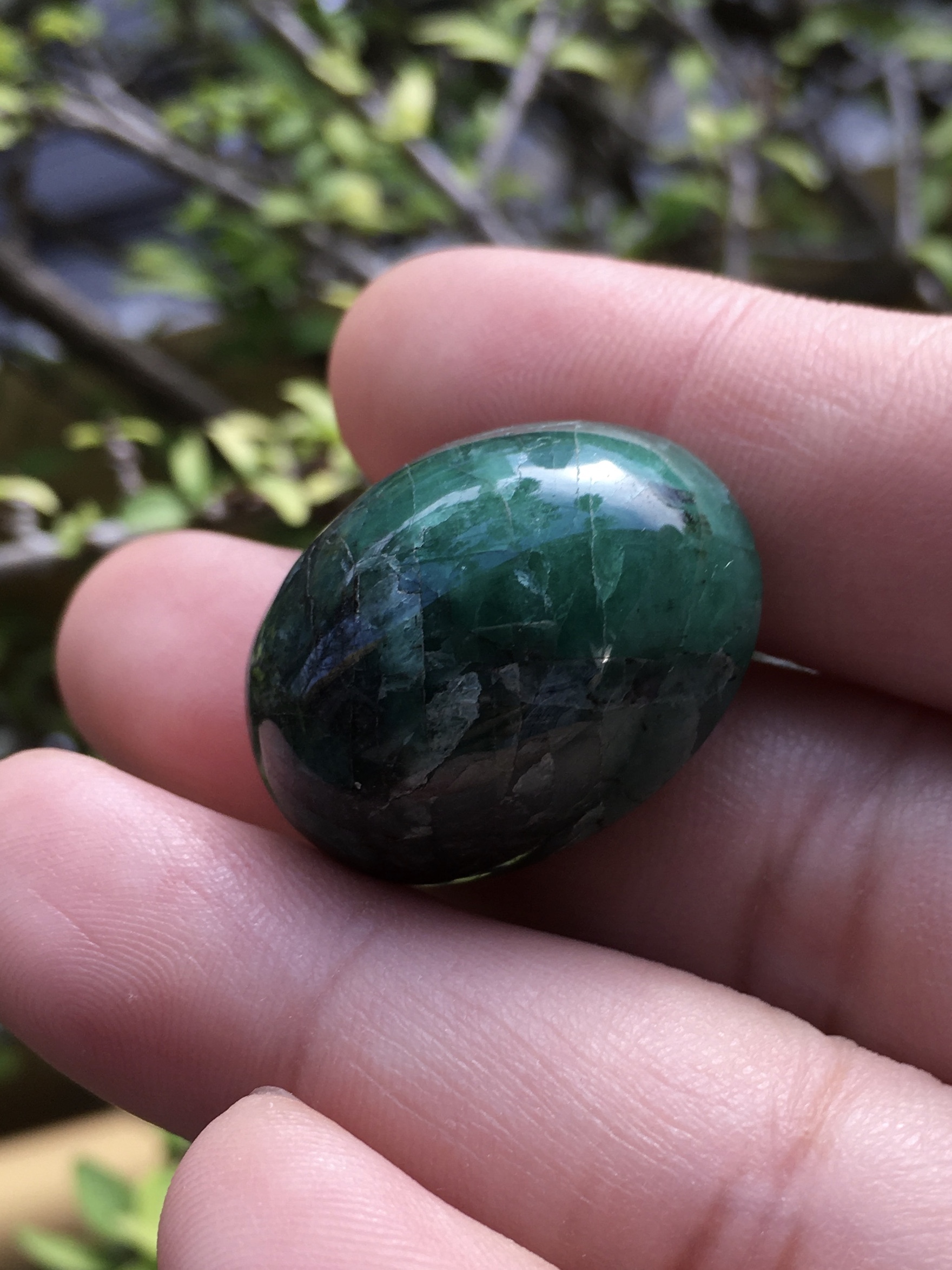 (Big size) EMERALD มรกต แท้ 43 กะรัต พลอยดิบธรรมชาติ เม็ดโต สีสวย