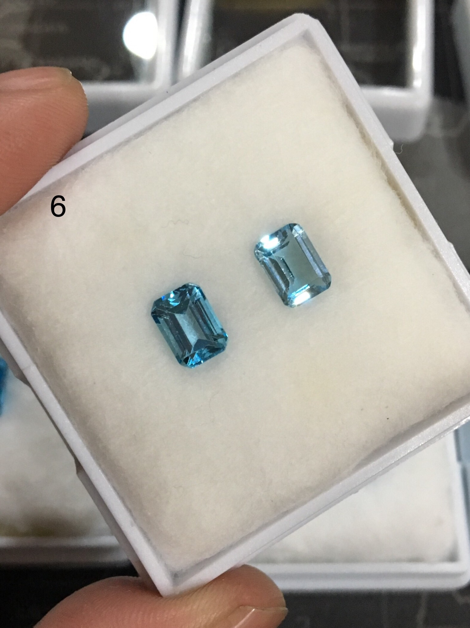 (ของขวัญวันแม่ เริ่มต้น 390 บาท) พลอยบลูโทพาซแท้ สีฟ้าสวย เนื้อใส ไฟดี เป็นของขวัญล้ำค่าเพื่อคนที่คุณรัก ไม่พอใจยินดีคืนเงิน