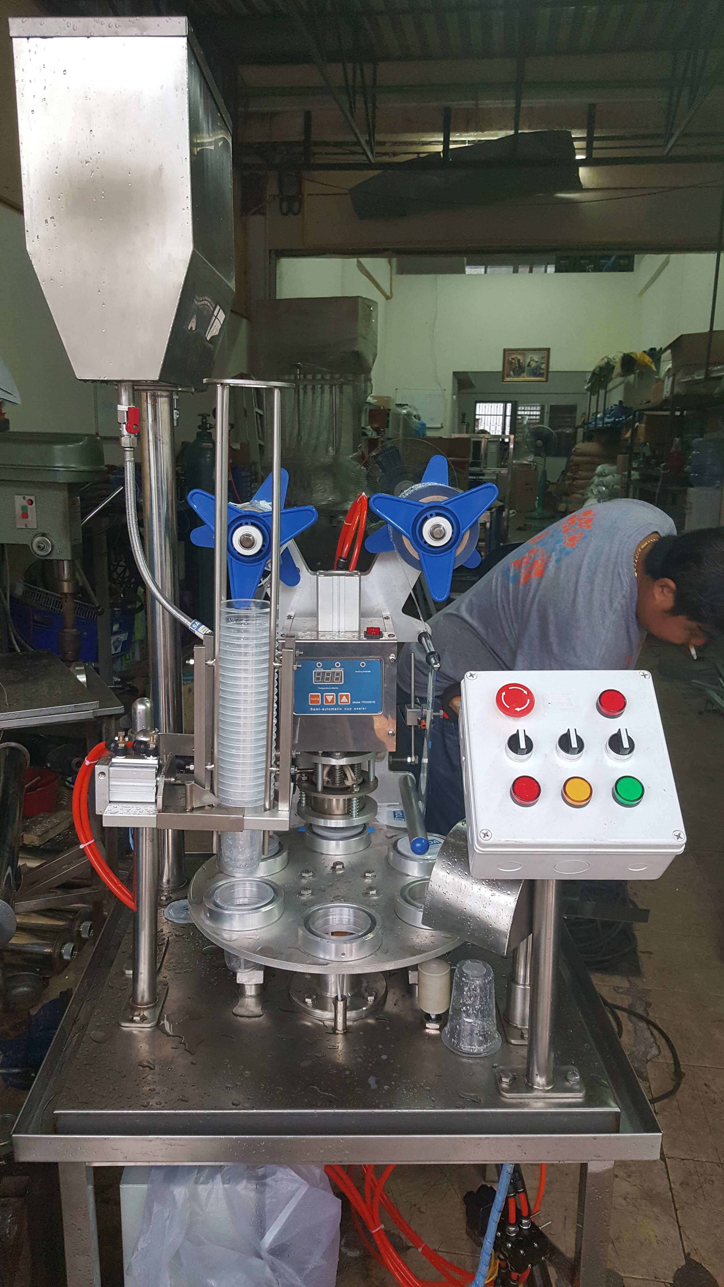 เครื่องบรรจุน้ำแก้ว(อัตโนมัติ)