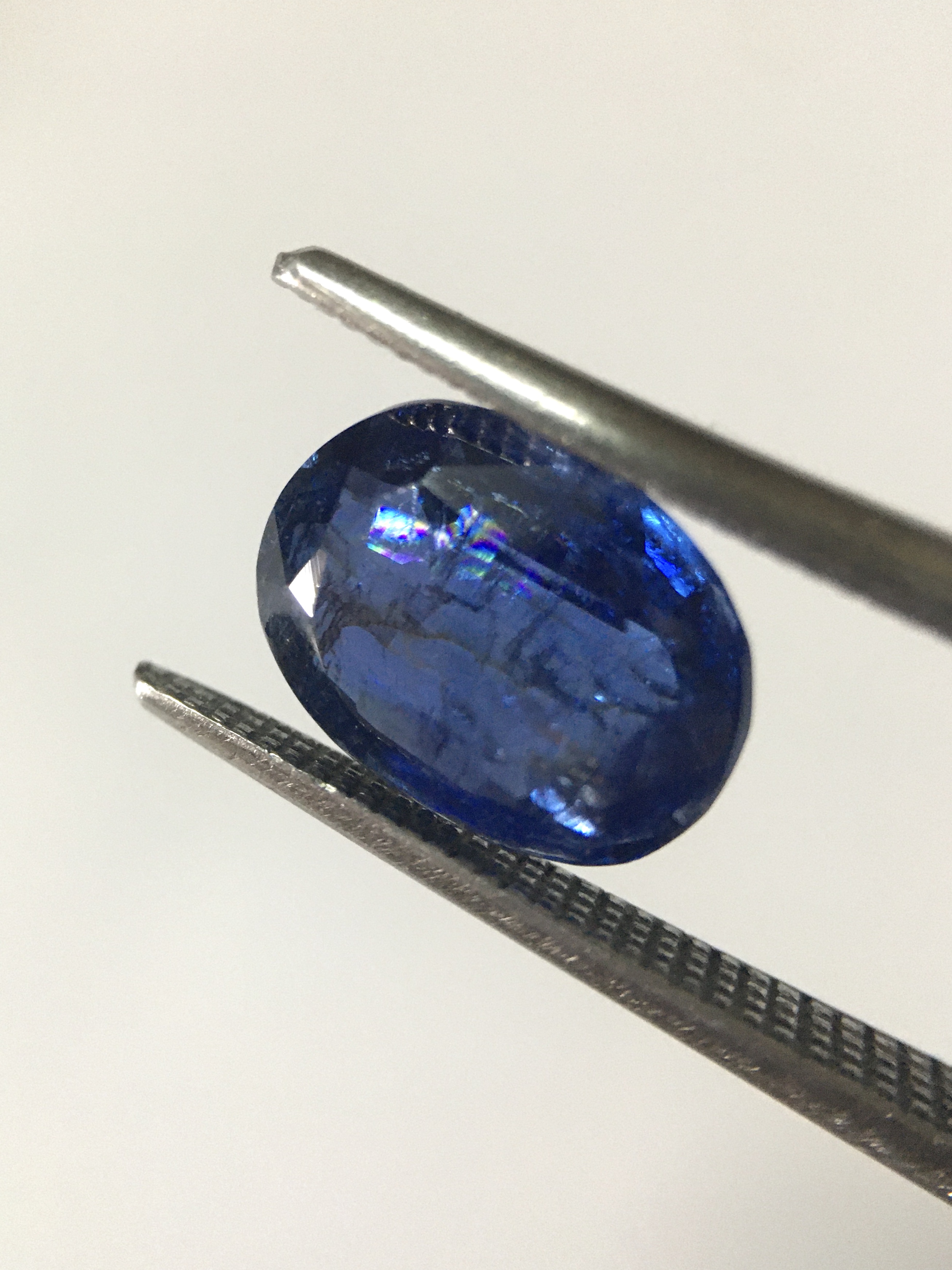 KYANITE ไคยาไนต์ แท้ 1.9 กะรัต พลอยดิบธรรมชาติ สีสดจัด ไฟดี ติดรุ้งเต็มเม็ด สวยมีเสน่ห์ น่าสะสม