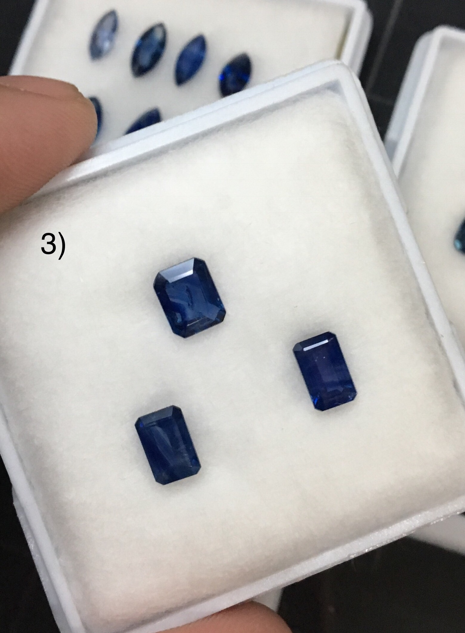 (ไพลินแท้ 990 ทุกกล่อง) ไพลินแท้ คละเชฟ คละไซส์ ราคาพิเศษเว่อร์ๆ ไม่พอใจยินดีคืนเงินจ้า