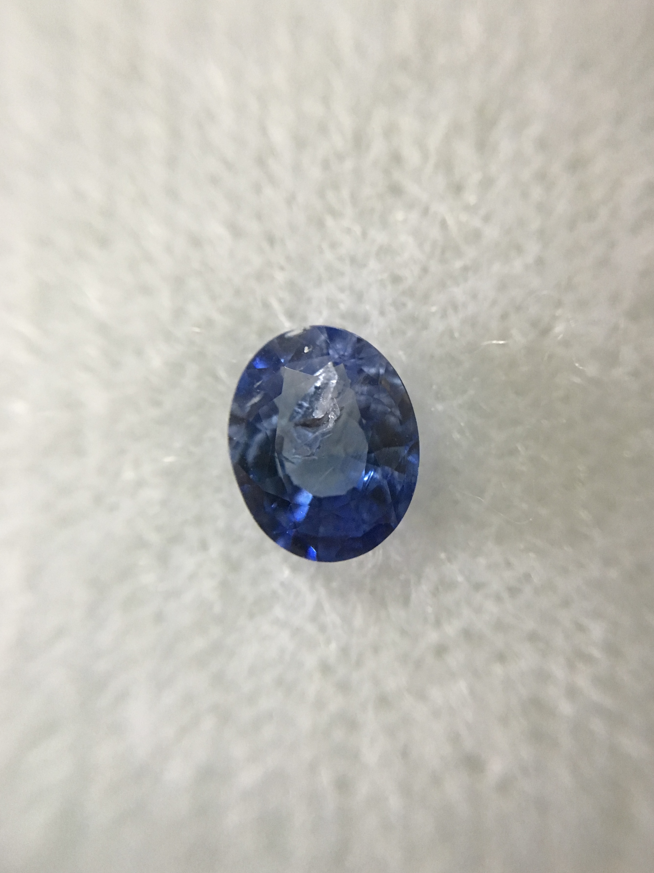 BLUE SAPPHIRE ไพลิน แท้ 0.75กะรัต พลอยซีลอนเผาเก่า มีตำหนิในเนื้อ แต่สีสวยใช้ได้ค่ะ