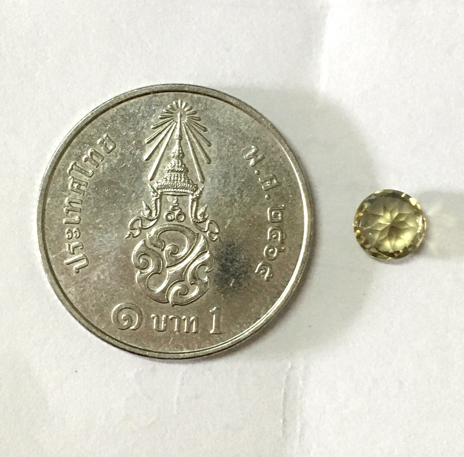 MALI GARNET มาลี การ์เนตแท้ 0.78 กะรัต พลอยดิบ เนื้อสะอาด ไฟดี สีสวยมีเสน่ห์