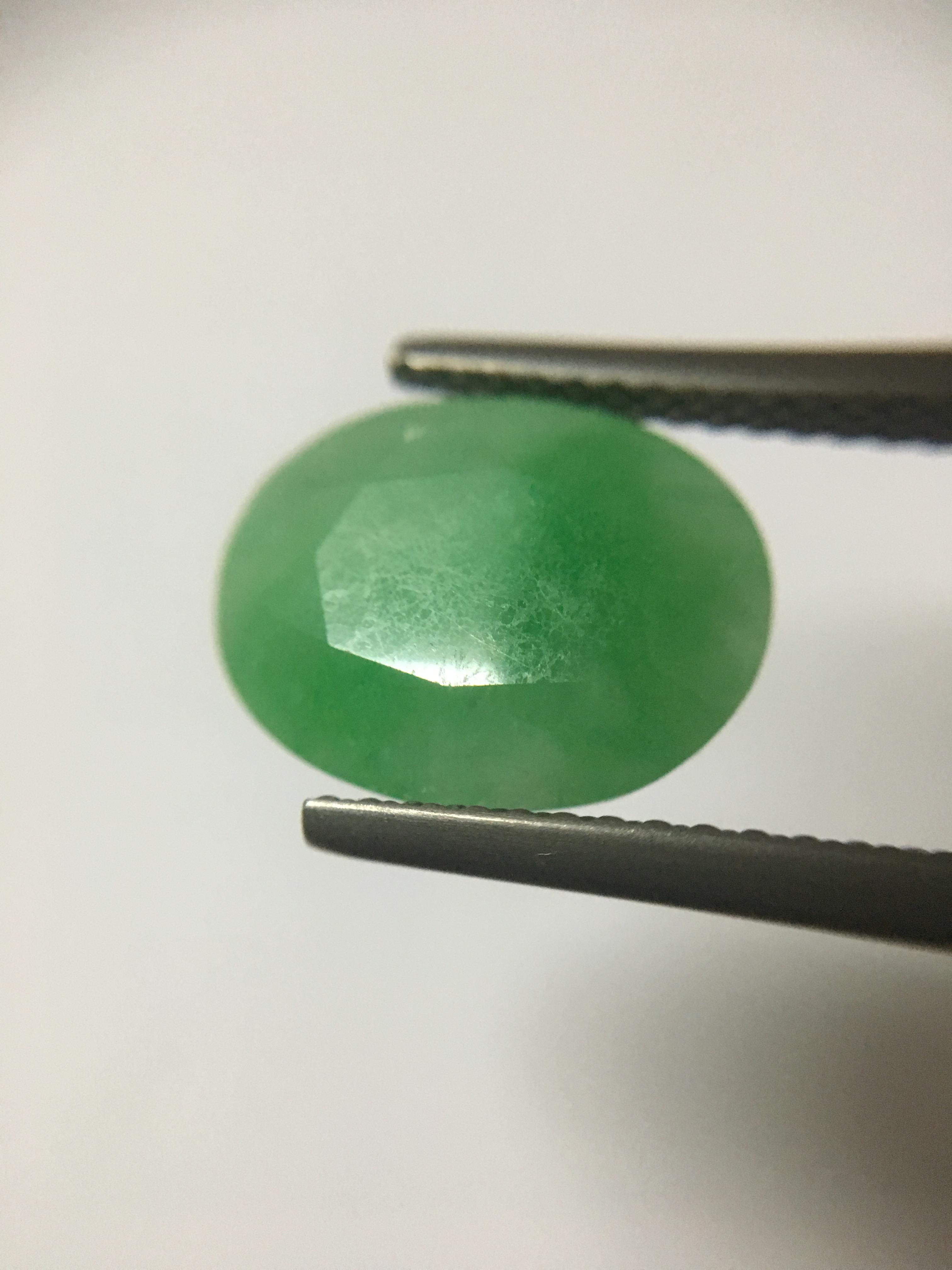 JADEITE หยกแท้ 4 cts. เจียรเหลี่ยมเนื้อดี สีน่ารัก ใช้งานได้ทั้งสองด้าน