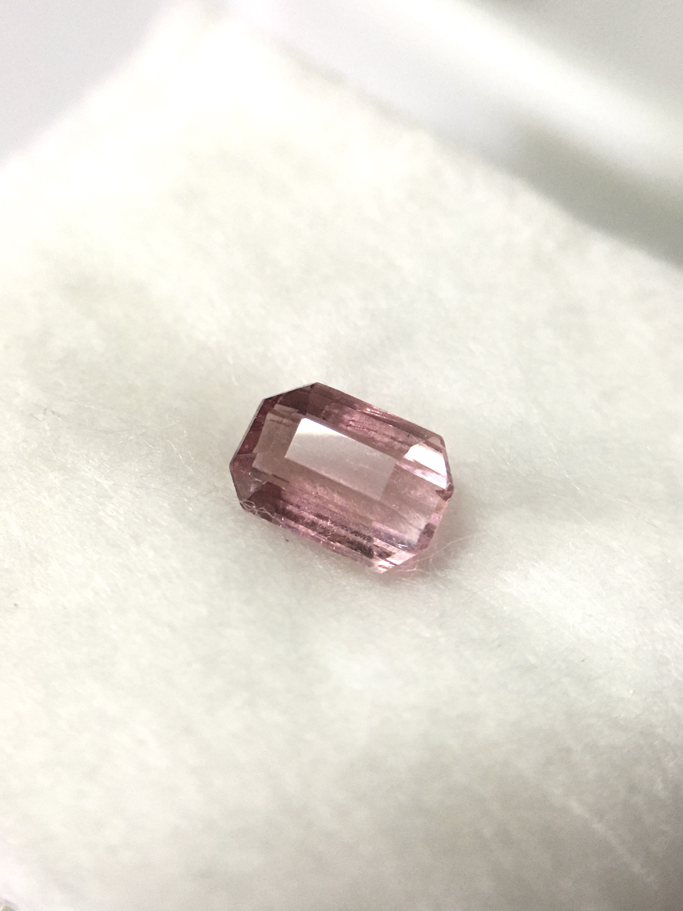 TOURMALINE ทัวร์มาลีนแท้สีชมพูอ่อนหวานเจี๊ยบ 0.39 กะรัต พลอยดิบ สีหวานน่ารักม๊าก