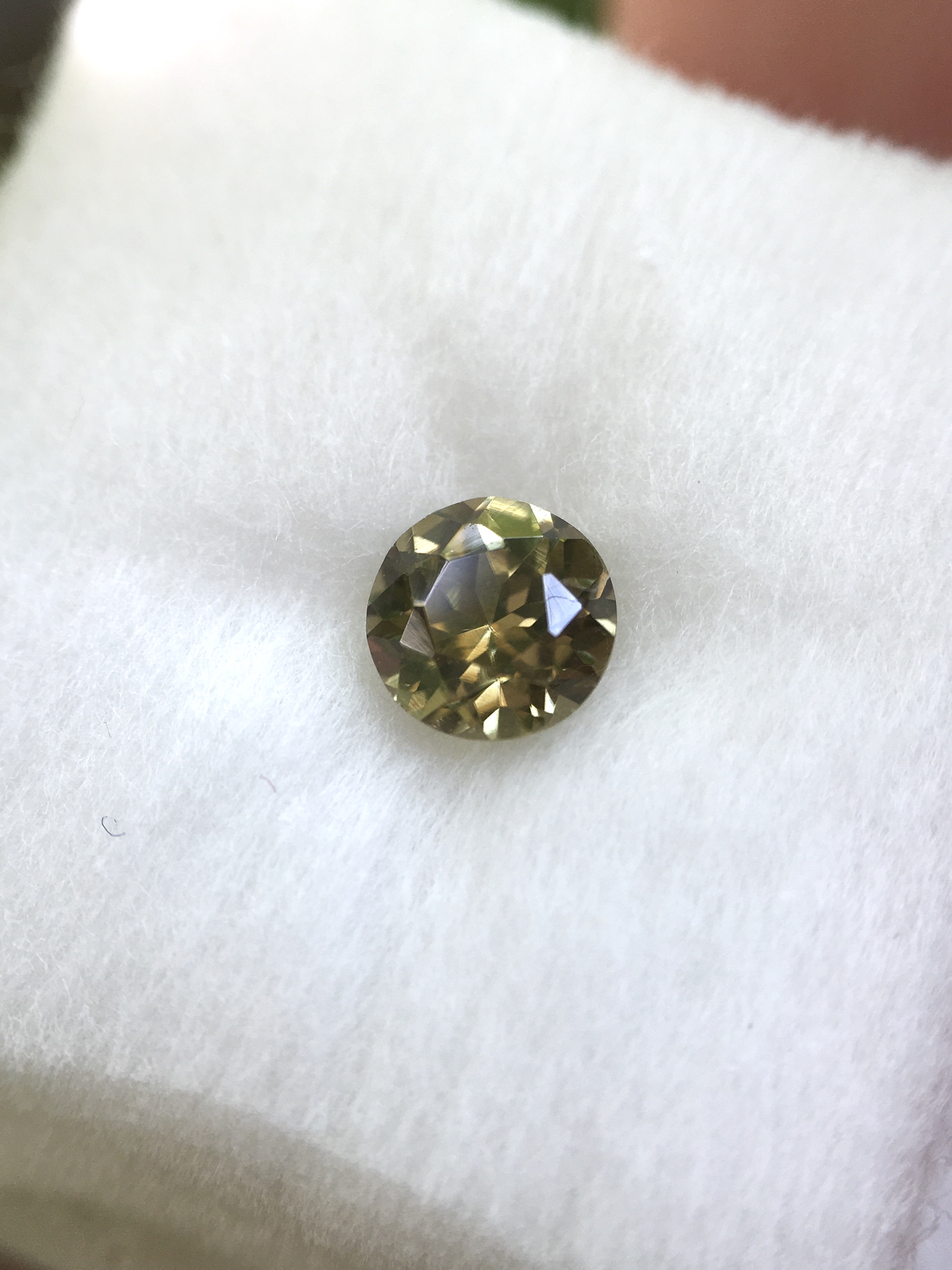 MALI GARNET มาลี การ์เนตแท้ 0.78 กะรัต พลอยดิบ เนื้อสะอาด ไฟดี สีสวยมีเสน่ห์