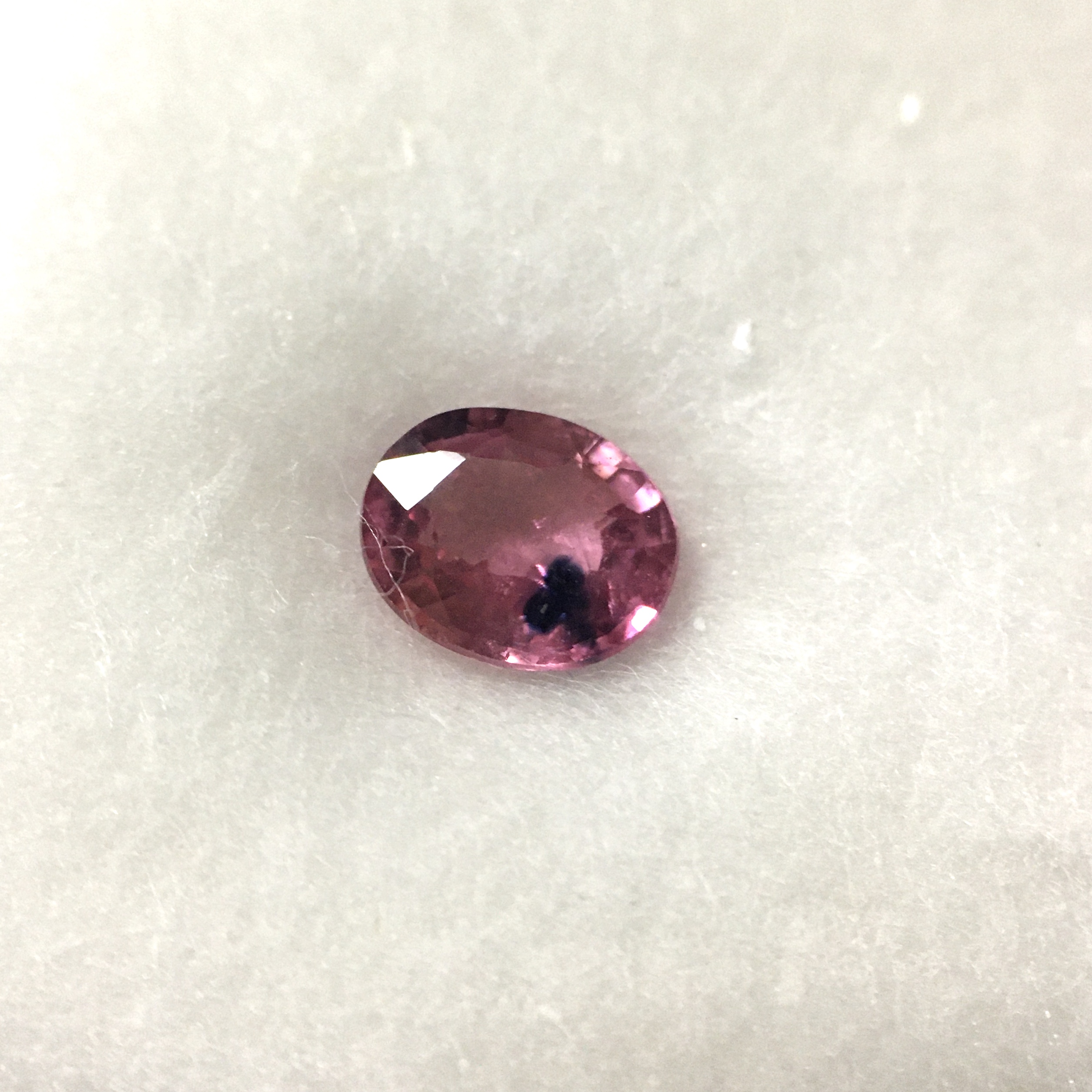 PINK SAPPHIRE พิ๊งค์แซฟไฟร์แท้ 0.54 กะรัต พลอยเนื้อใส สีสวย มีตำหนิเฉพาะตัว สำหรับสายสะสมของสวยแปลก
