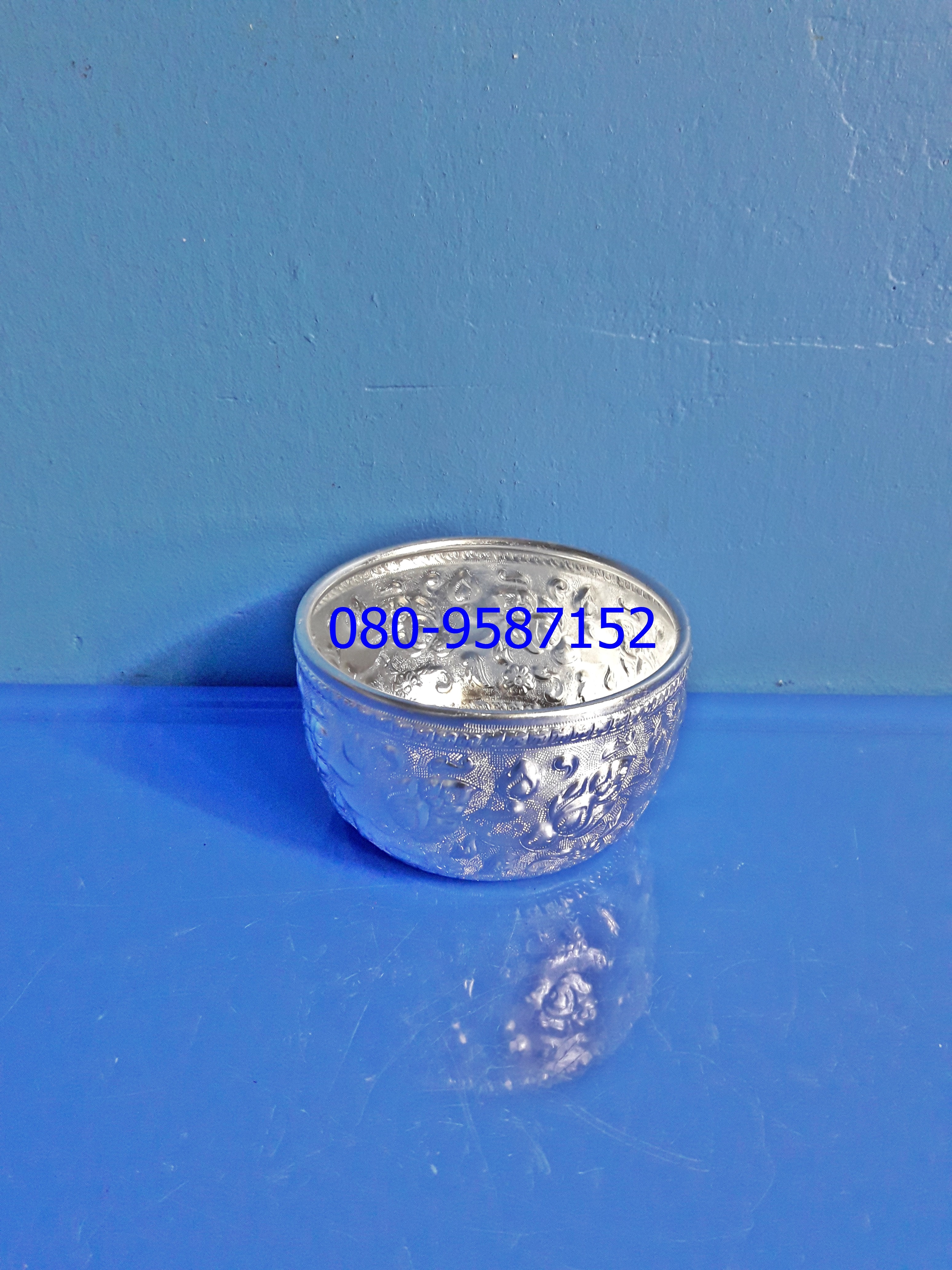 ขันปั้มอลูมิเนียมลายไทย ขนาด 10 ซ.ม