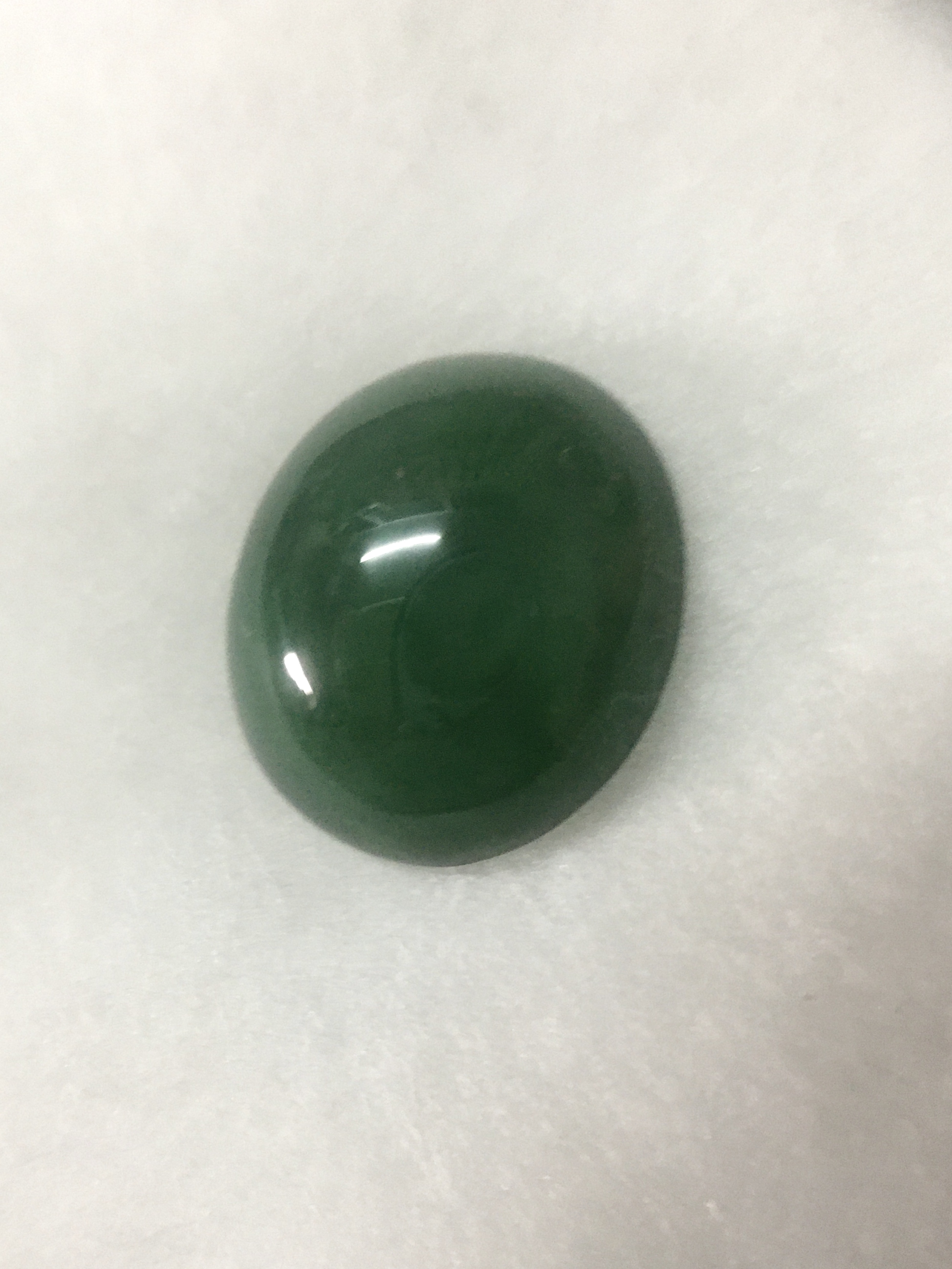 JADE หยกแท้ 3.15 กะรัต หยกพม่าสีสวยจัด เนื้อปัดเงาสวย ขนาดกำลังดี