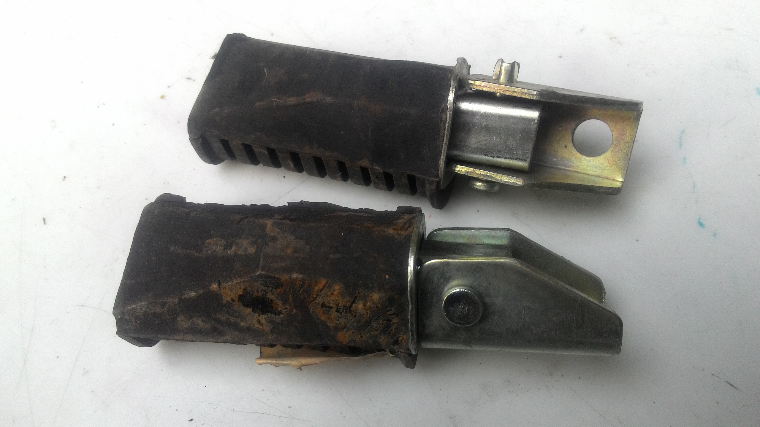 ยางพักเท้าหลัง คาวาซากิ AR125