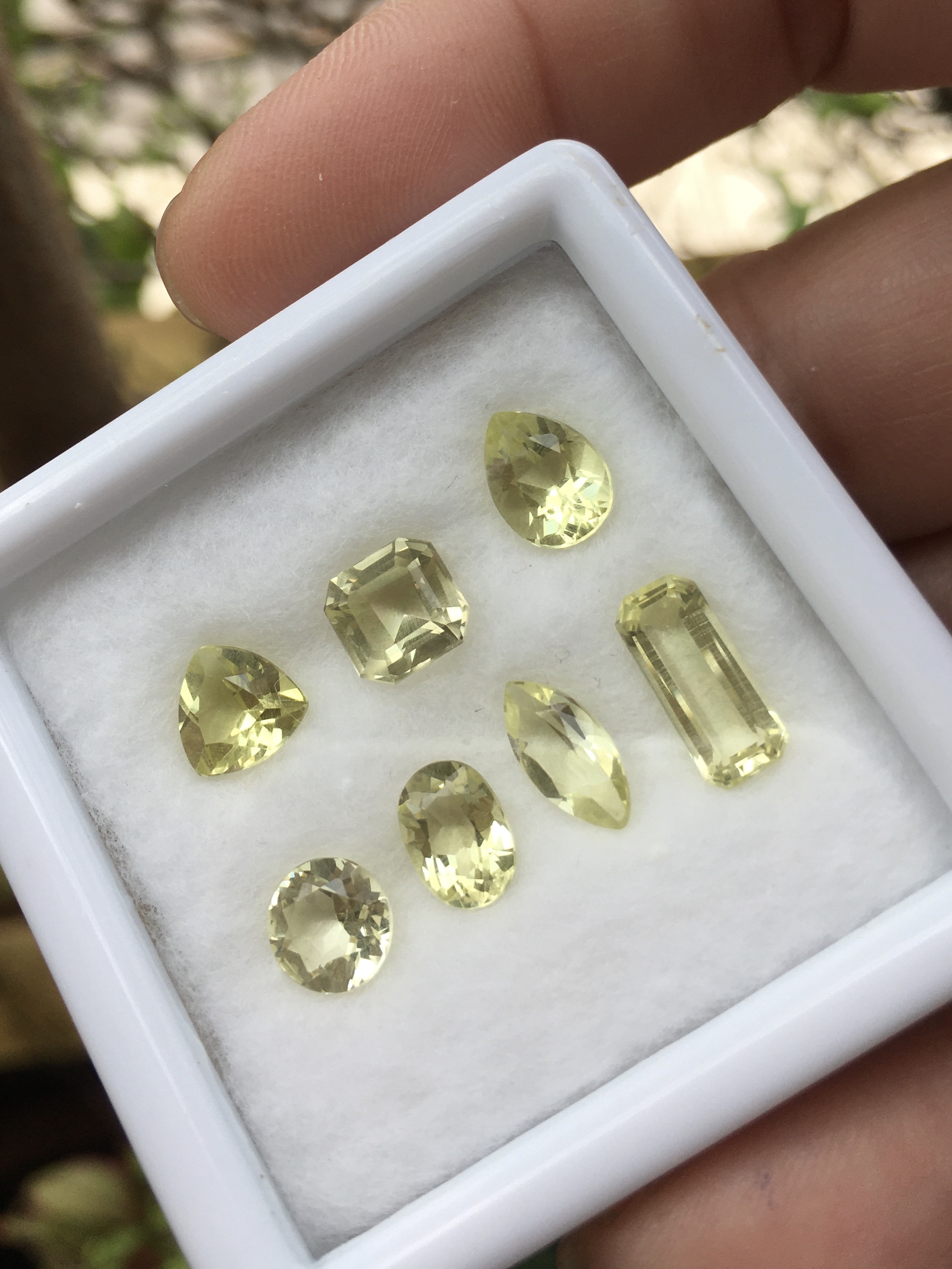 (หวานๆ วาเลนไทน์ เริ่มต้น 129 ) LEMON QUARTZ เลมอนควอทซ์ แท้ 7 เม็ด 7 เชพ สวยน่ารักไฟดีทุกเม็ดจ้า
