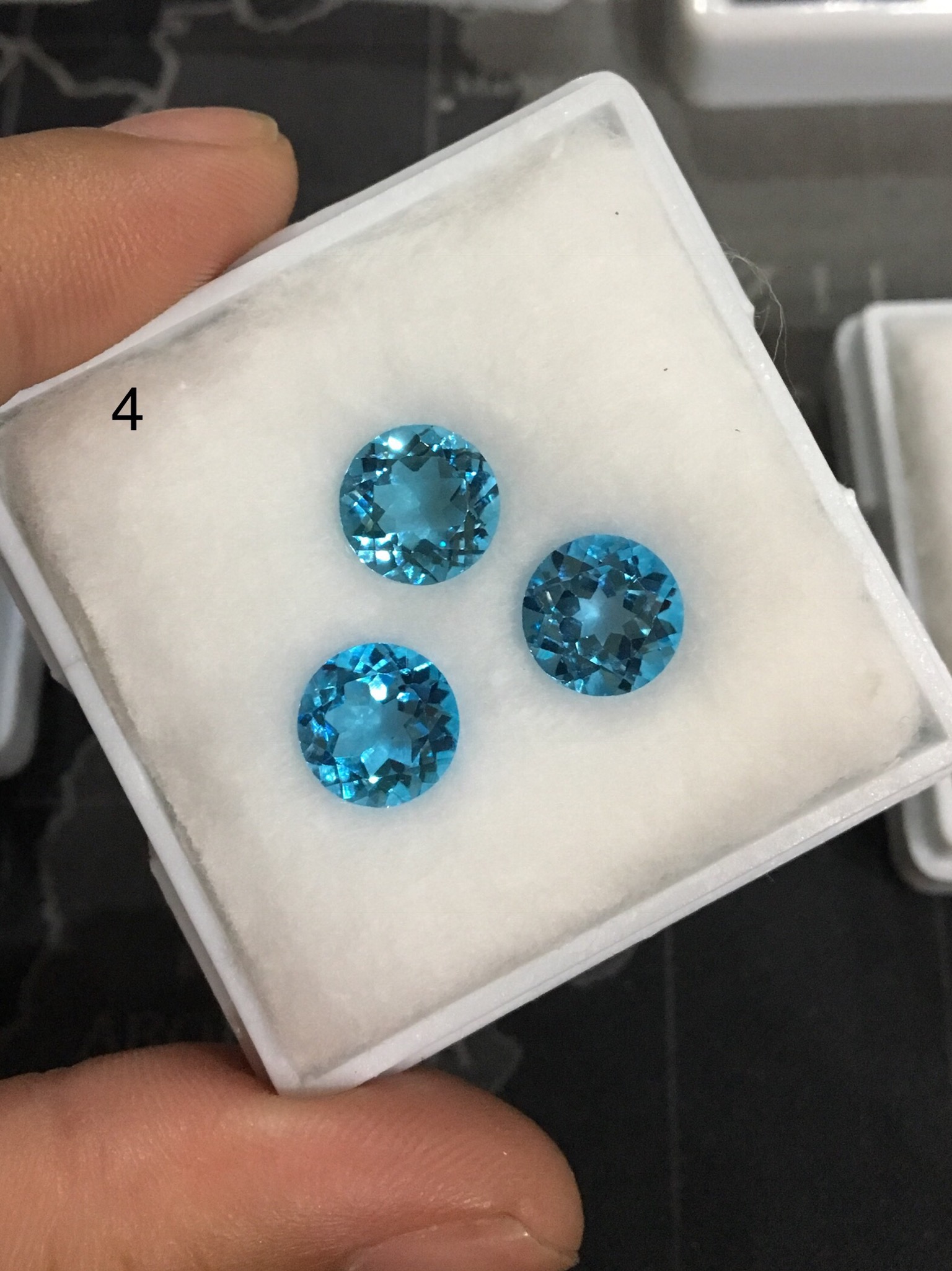 (ของขวัญวันแม่ เริ่มต้น 390 บาท) พลอยบลูโทพาซแท้ สีฟ้าสวย เนื้อใส ไฟดี เป็นของขวัญล้ำค่าเพื่อคนที่คุณรัก ไม่พอใจยินดีคืนเงิน