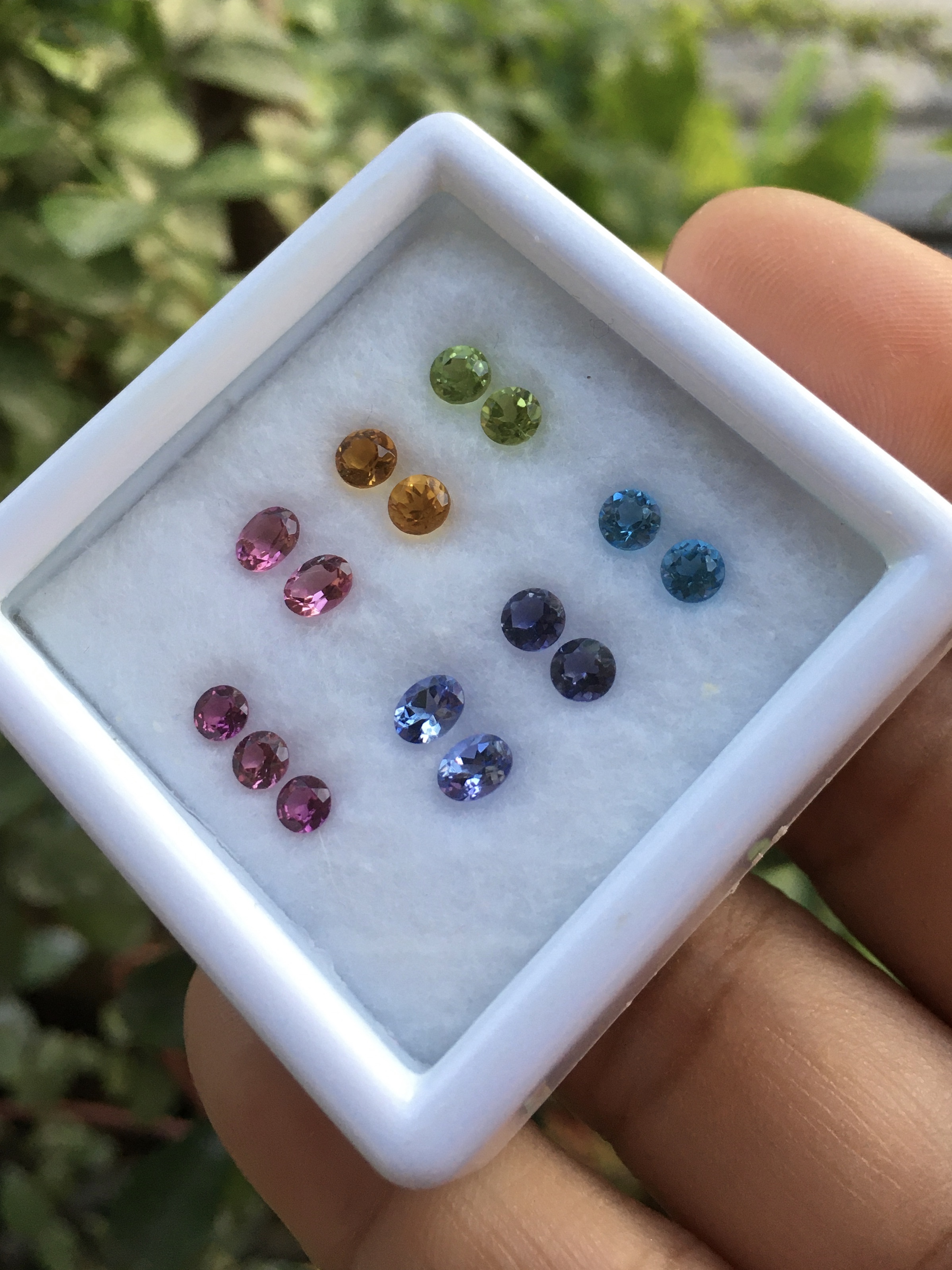 (เหมากล่อง999) พลอยแท้ หวานเจี๊ยบ ไอโอไลต์ ซิทริน แทนซาไนต์ พิ๊งค์ทัวมาลีน เพอริดอท บลูโทพาซ โรโดไลต์ จัดเซตคู่ต่างหู น่ารักมากกกก