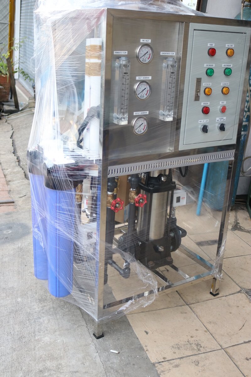 เครื่องกรองน้ำroขนาดกลาง12000ลิตร