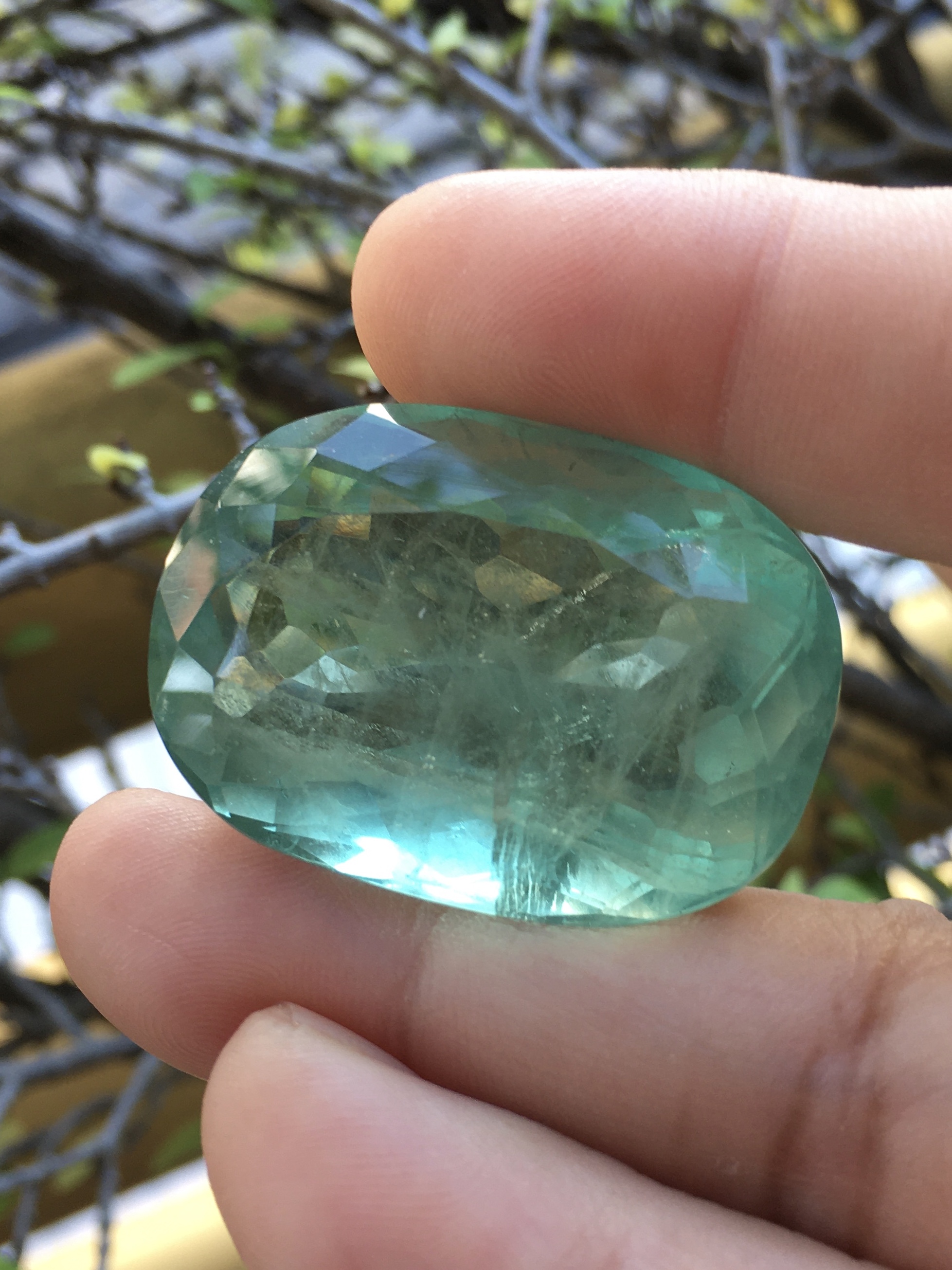 (Big size) FLUORITE ฟลูออไรท์ แท้ 99.7 กะรัต เม็ดโต สีเขียวโทนหวานๆ เนื้อใส ไฟดี มีตำหนิในเนื้อตามธรรมชาติ